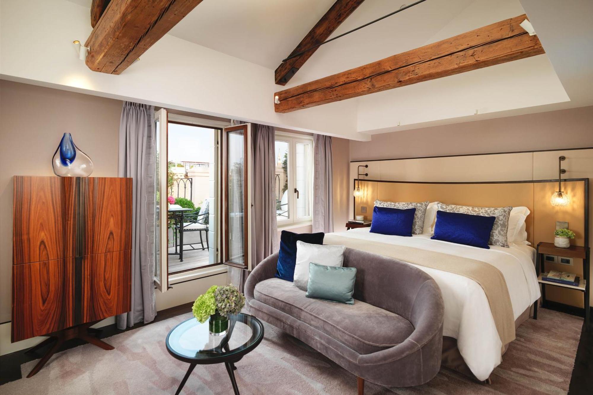 King Room with Terrace and Canal View,1536256705:JPEG