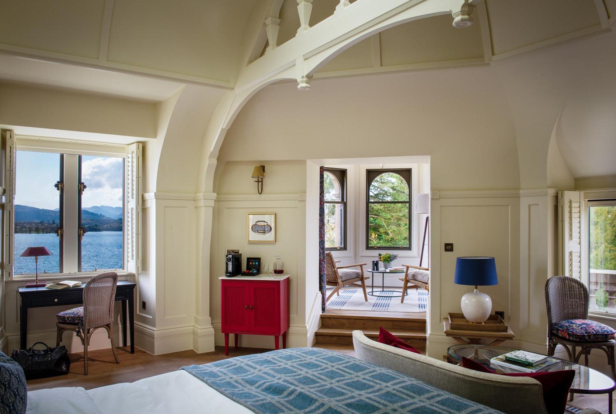 Suite with Lake View