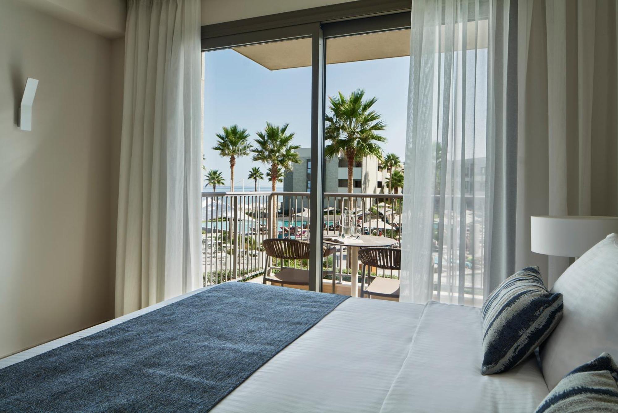 Suite Junior - Vue Latérale sur Mer