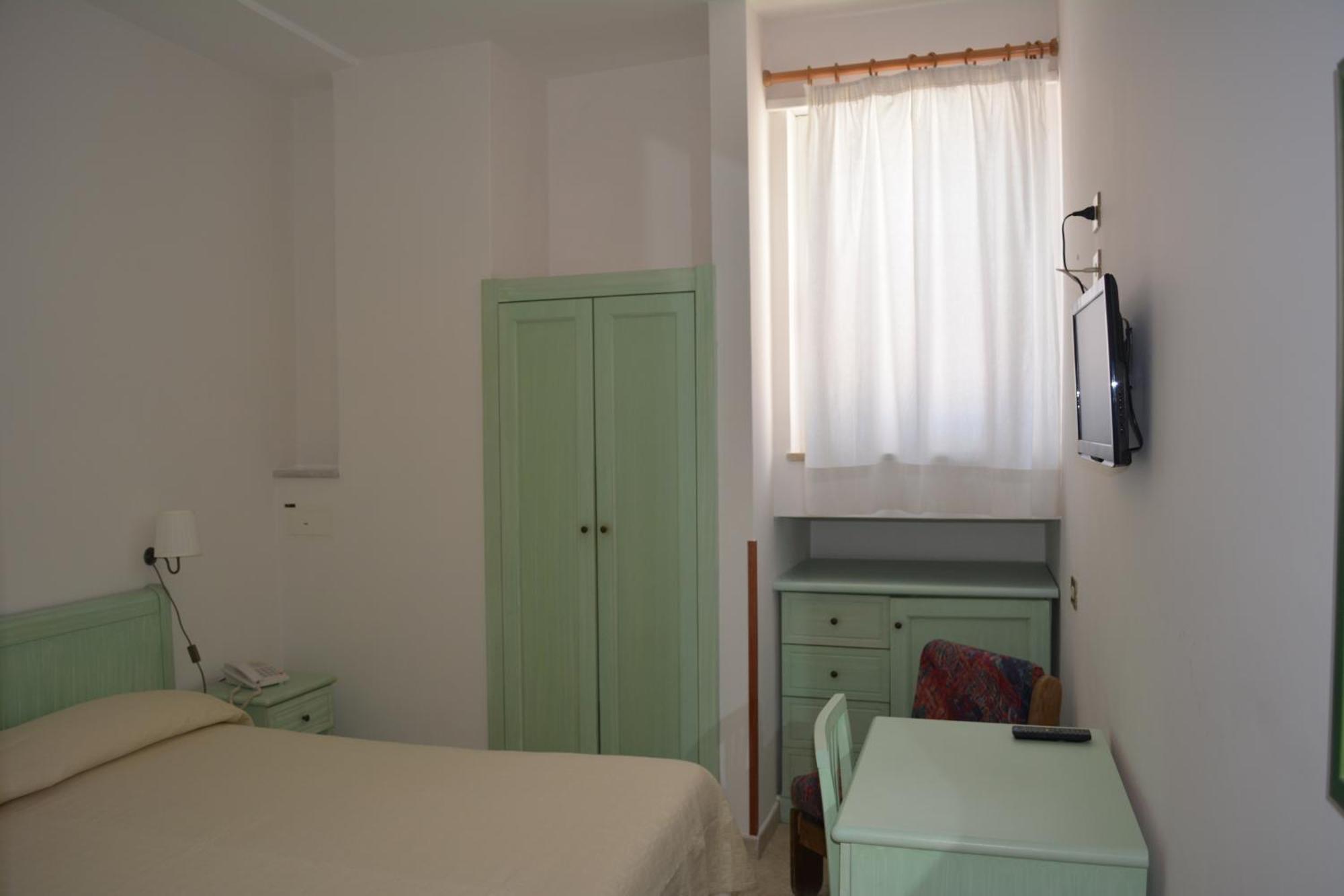 Single Room,1542538372:JPEG