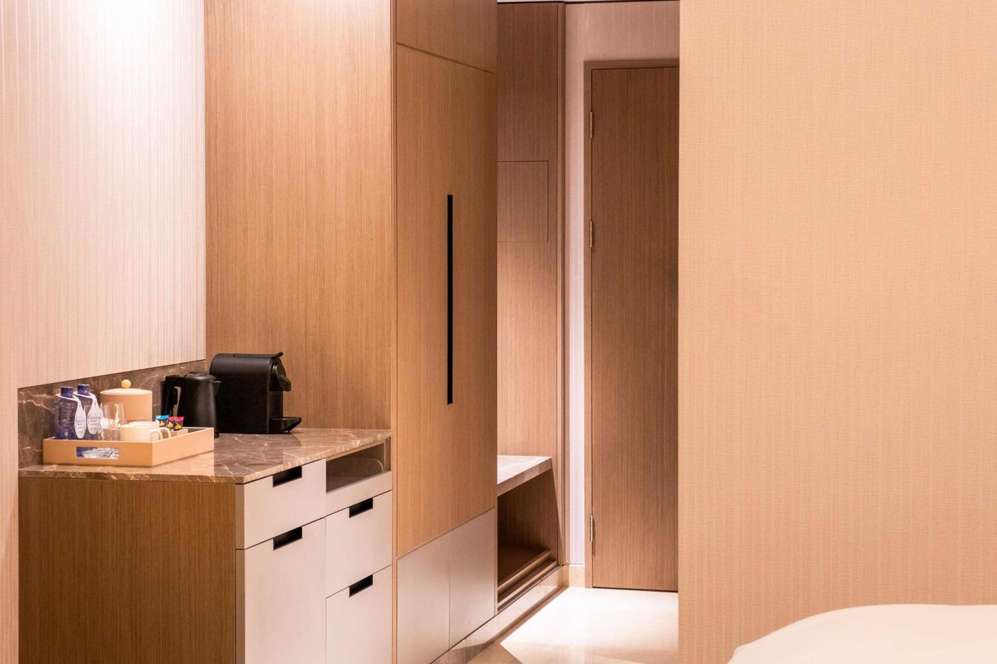 Two-Bedroom Business King Suite with River View