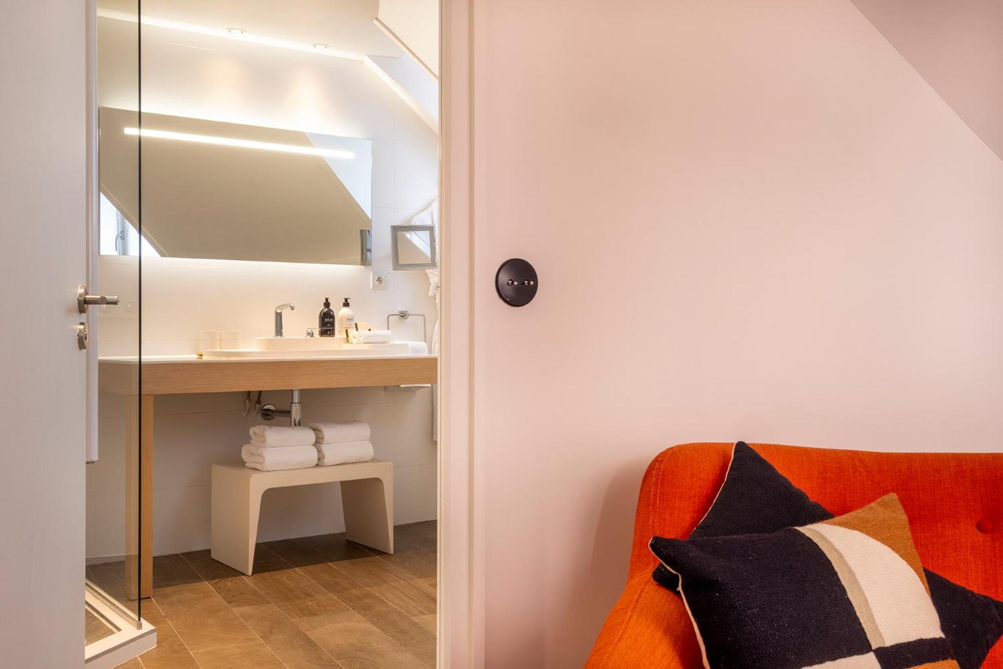 Junior Suite,1548653989:JPEG