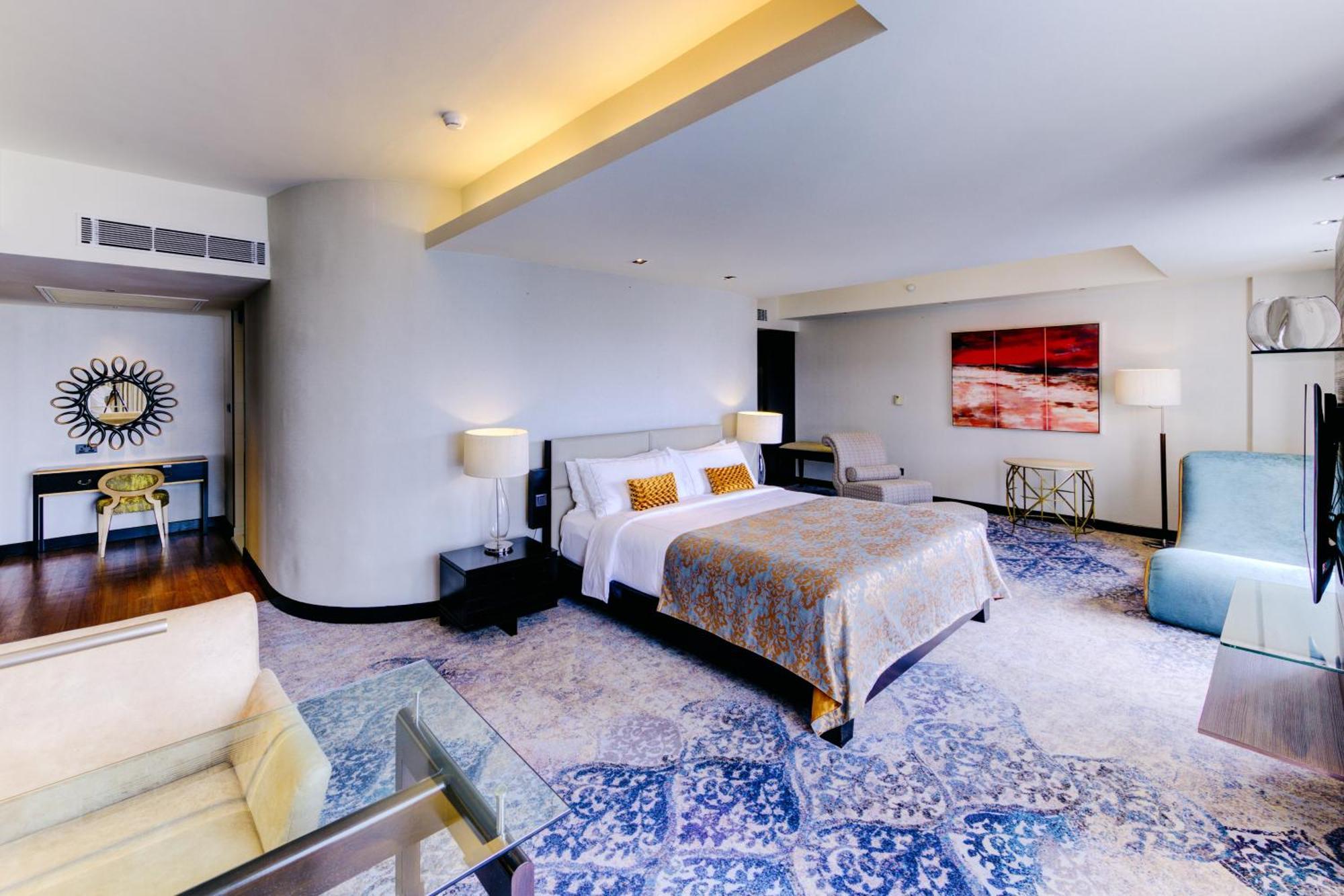 Presidential Suite with Lounge access