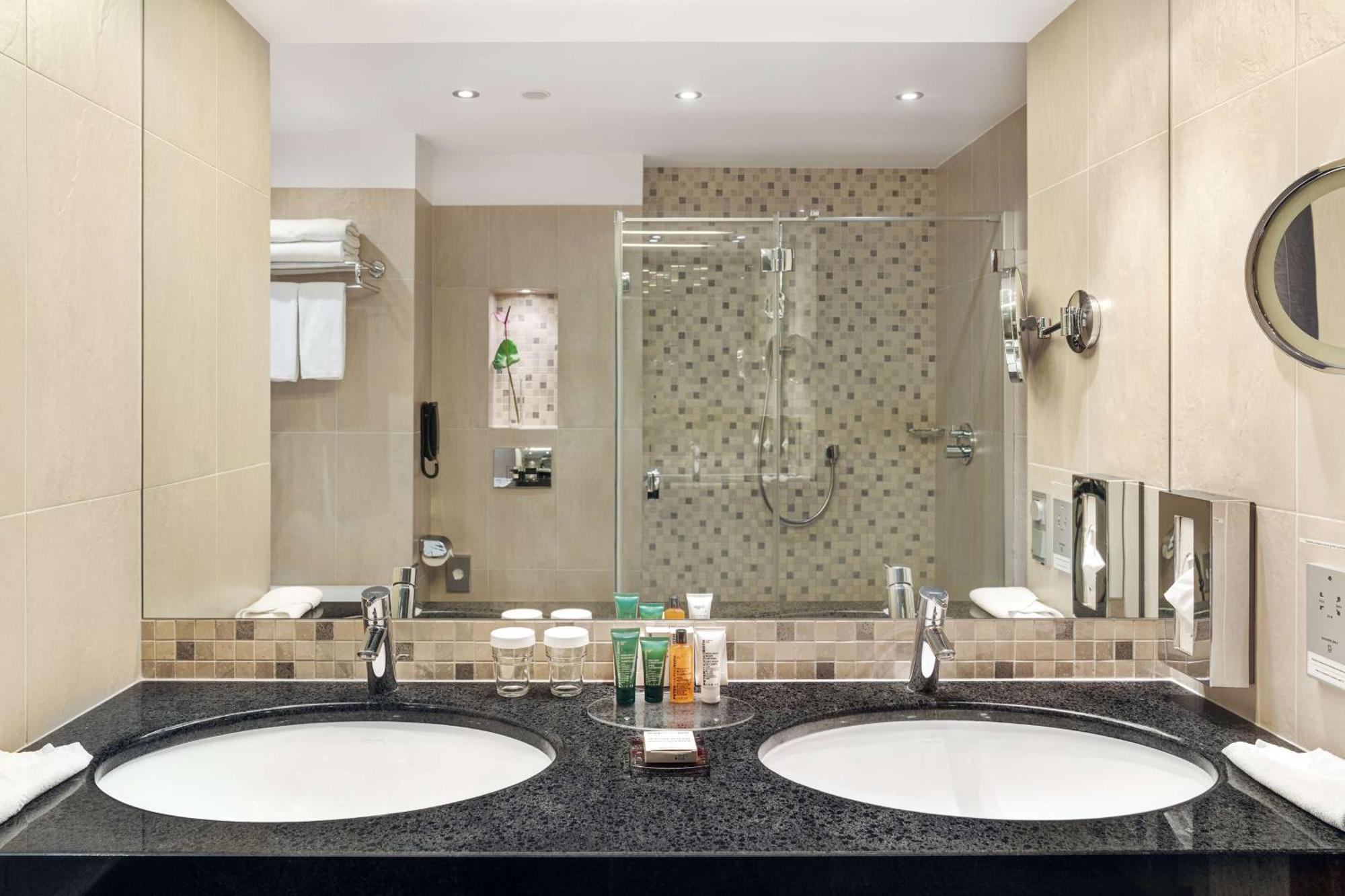 King Suite with River View