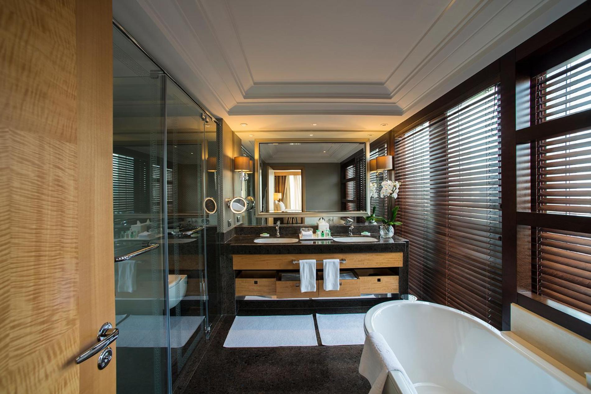 Executive Double Room with Executive Lounge Access,1633000014:JPEG