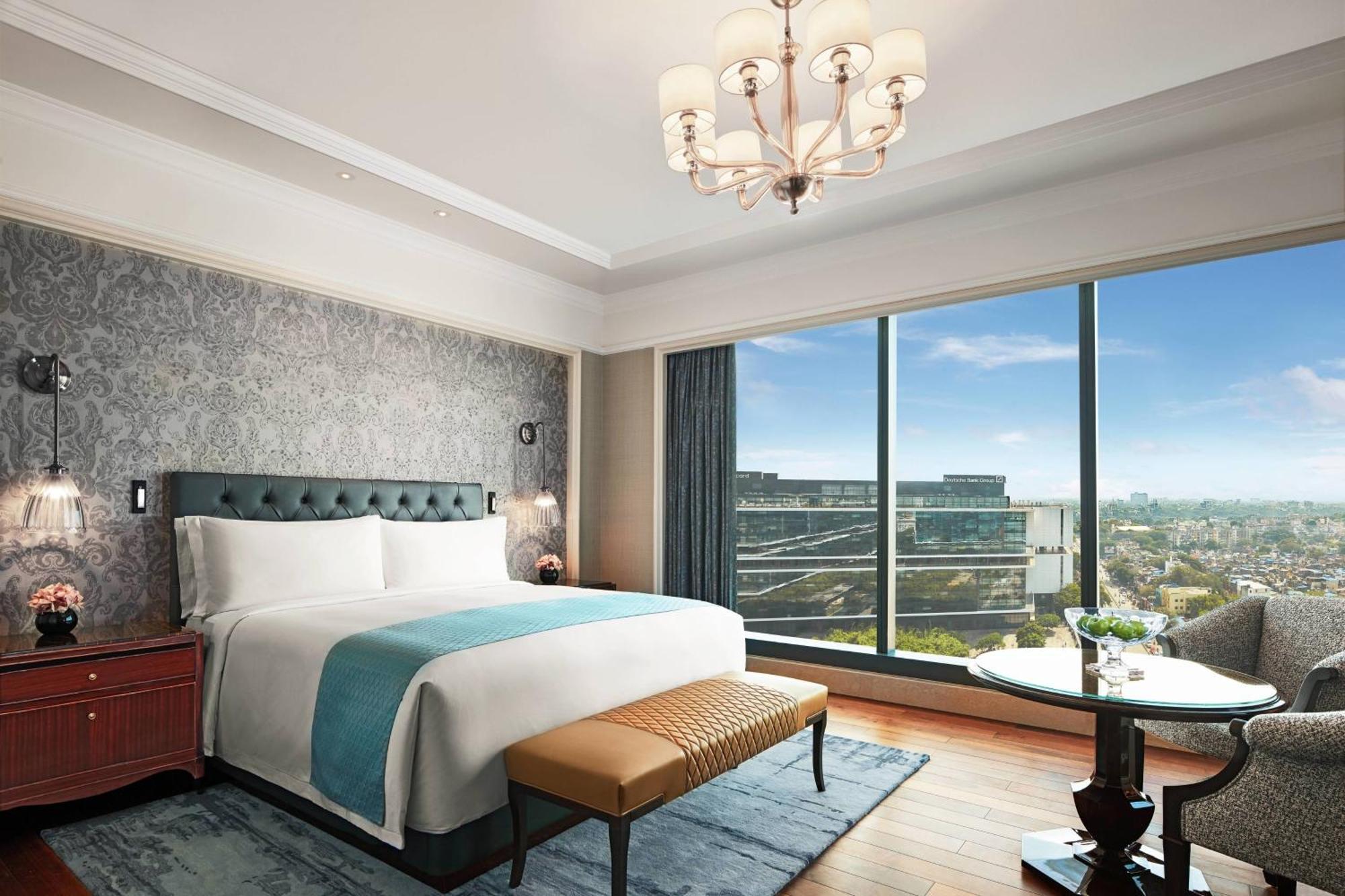 Deluxe Queen Room with City View