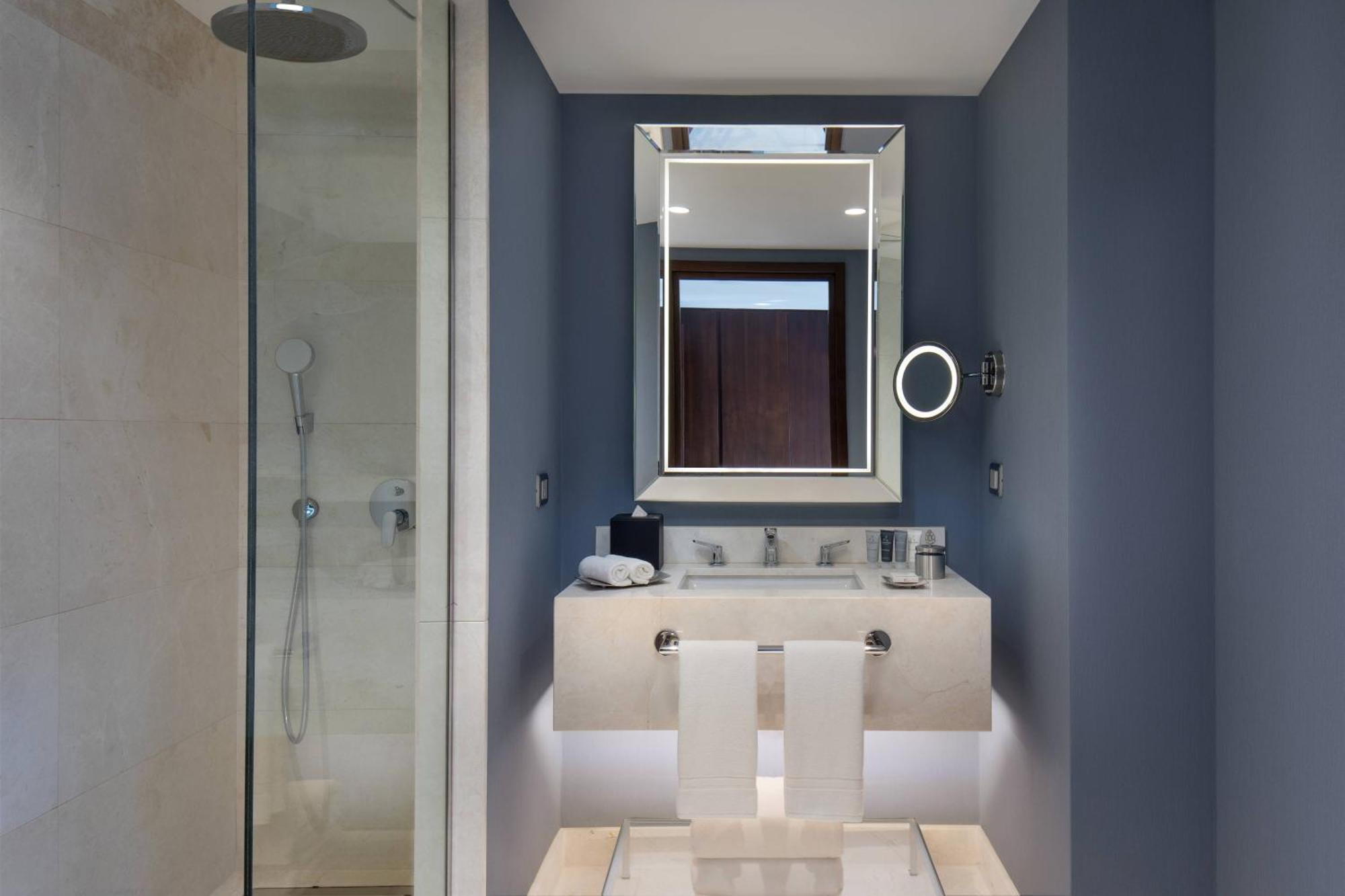 Quarto Deluxe com 2 Camas de Solteiro com Vista da Cidade