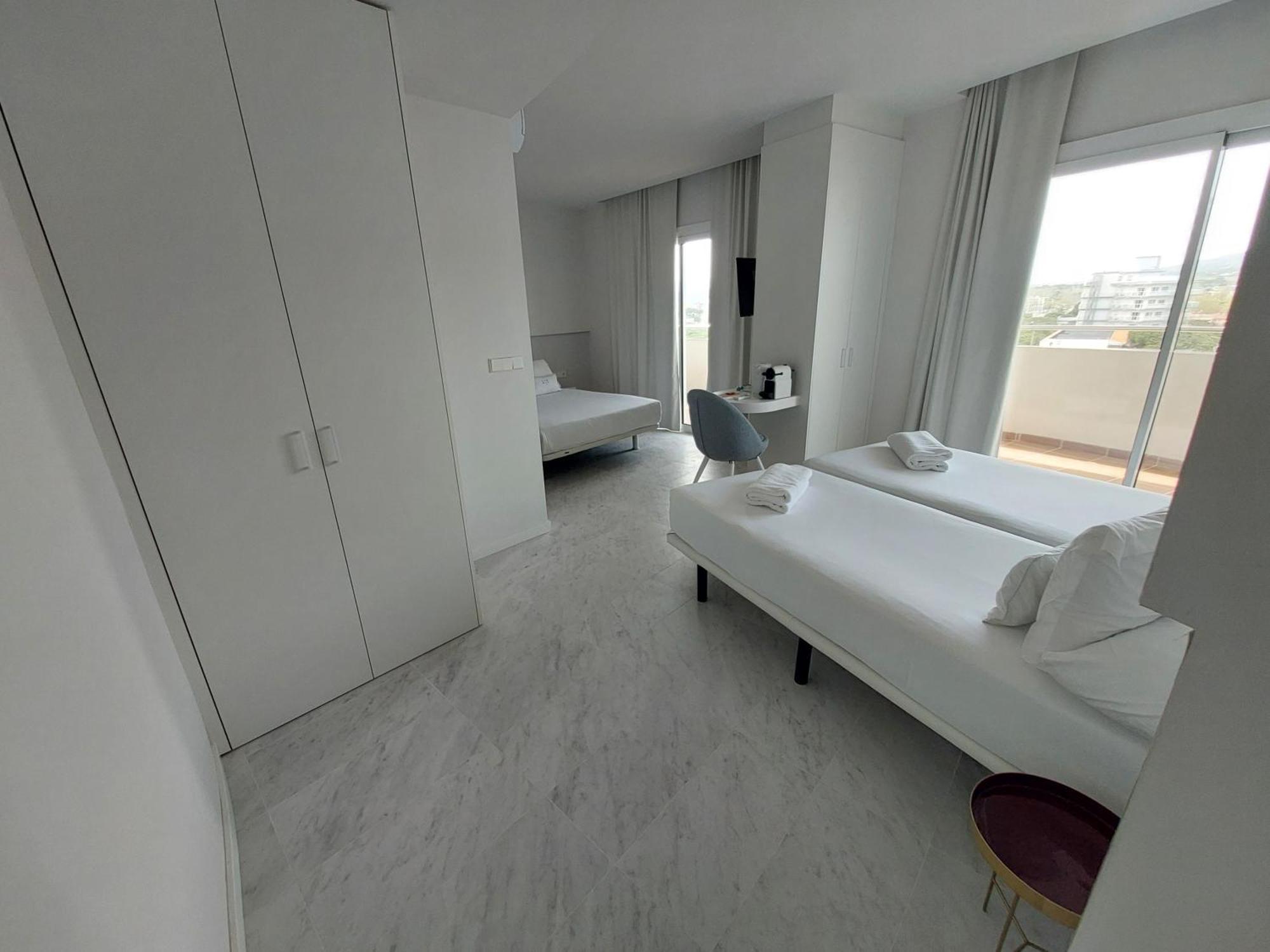 Deluxe Family Room,1566990221:JPEG