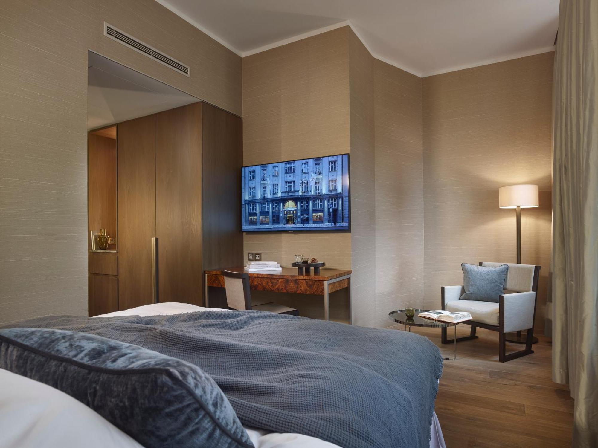 Superior Queen Room Lounge Wellness Access