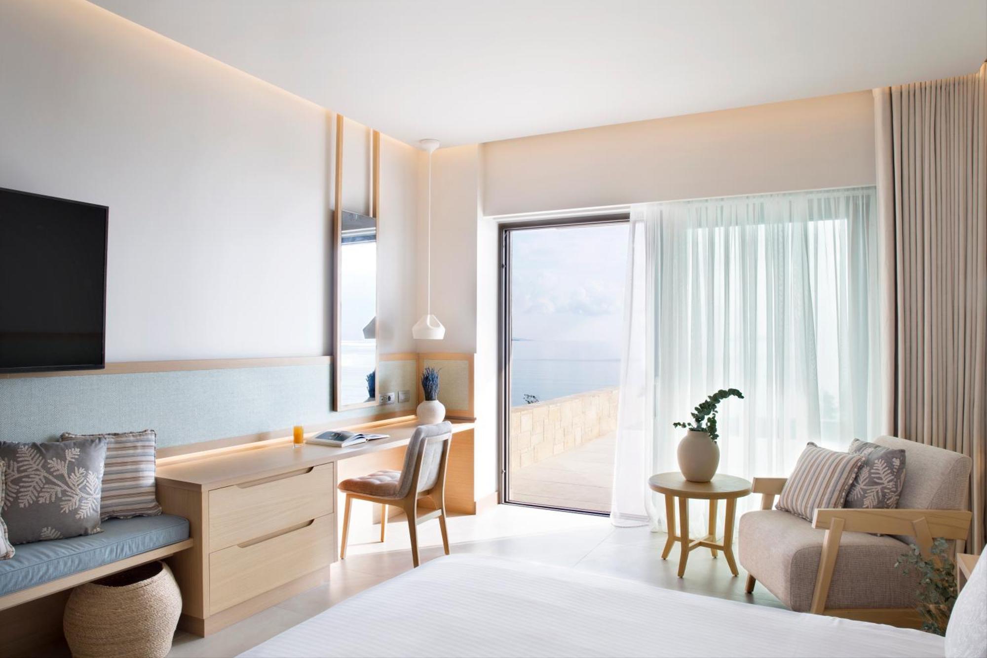 Deluxe Kamer aan Zee met Eigen Zwembad