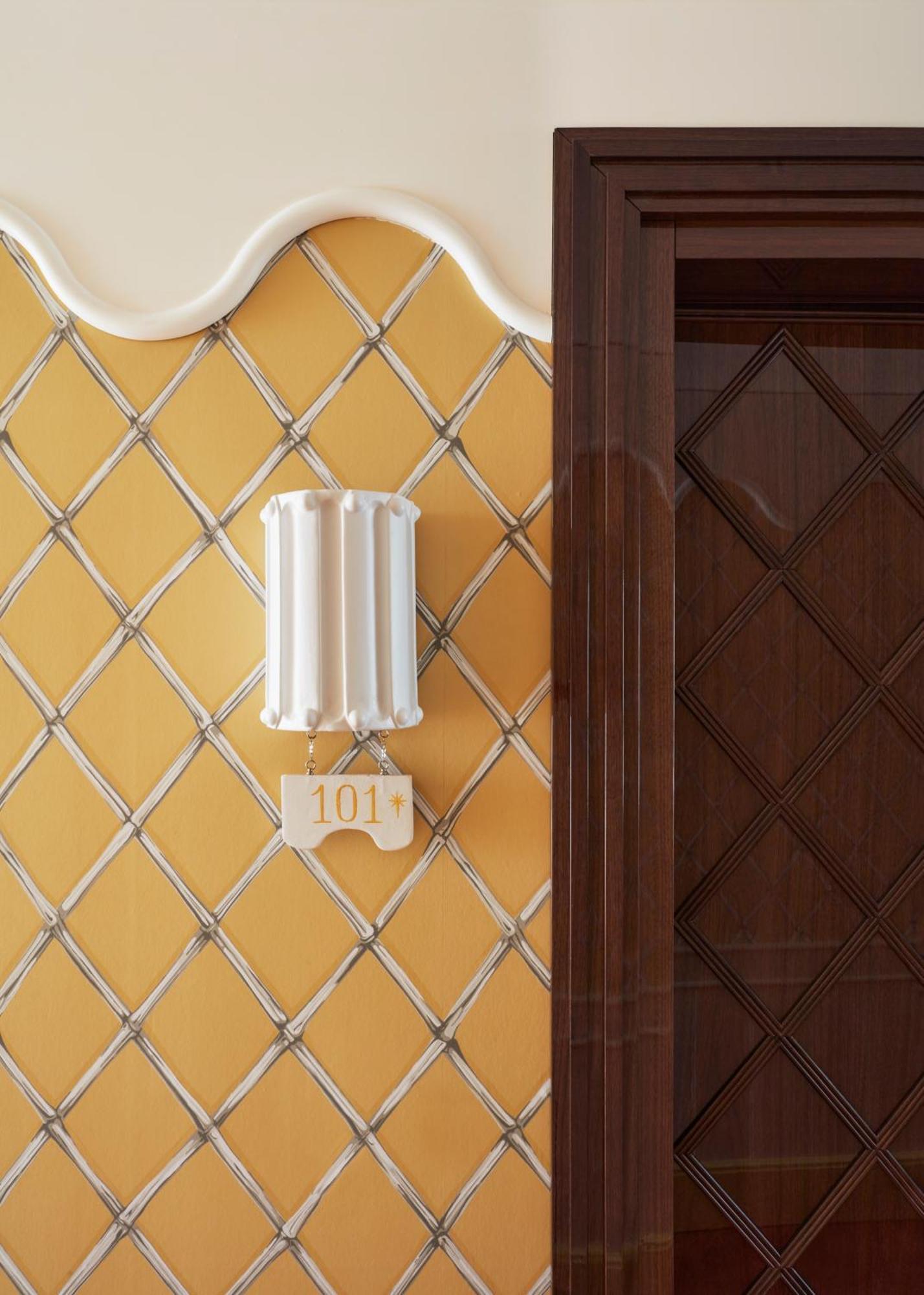 Superior Double or Twin Room with City View,1581797139:JPEG