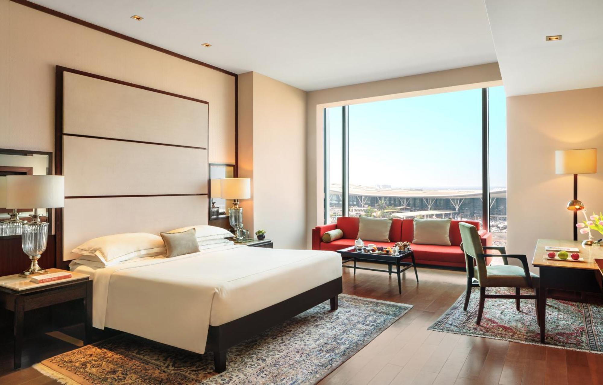 Taj Club Room King Bed-Lounge Access & 2 way Airport Transfers