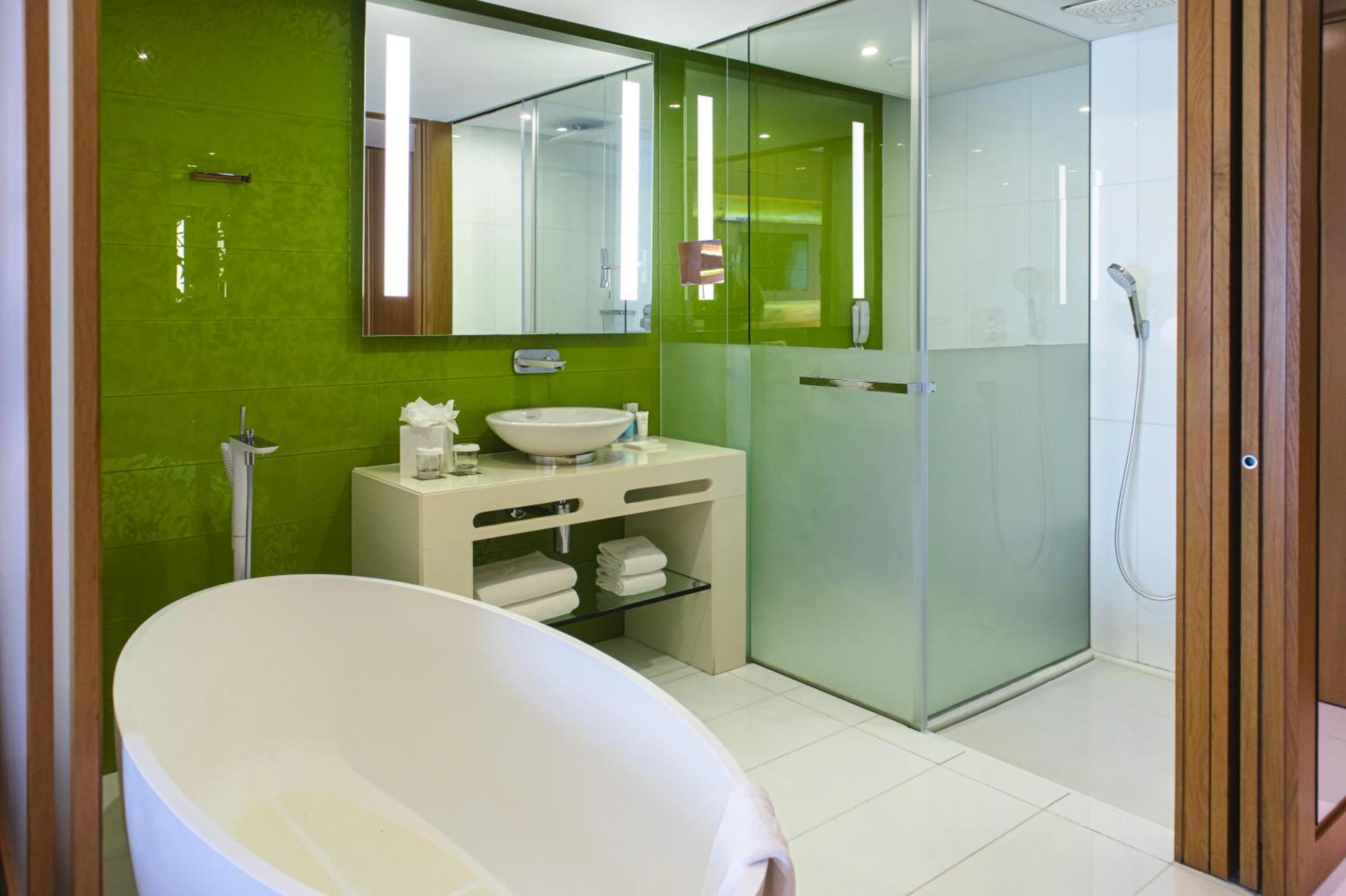 Deluxe Room – Pool View