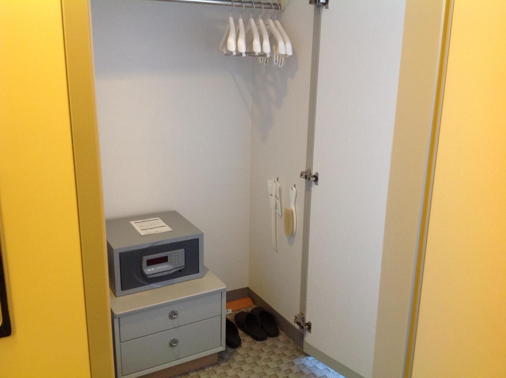 Twin Room Smoking
