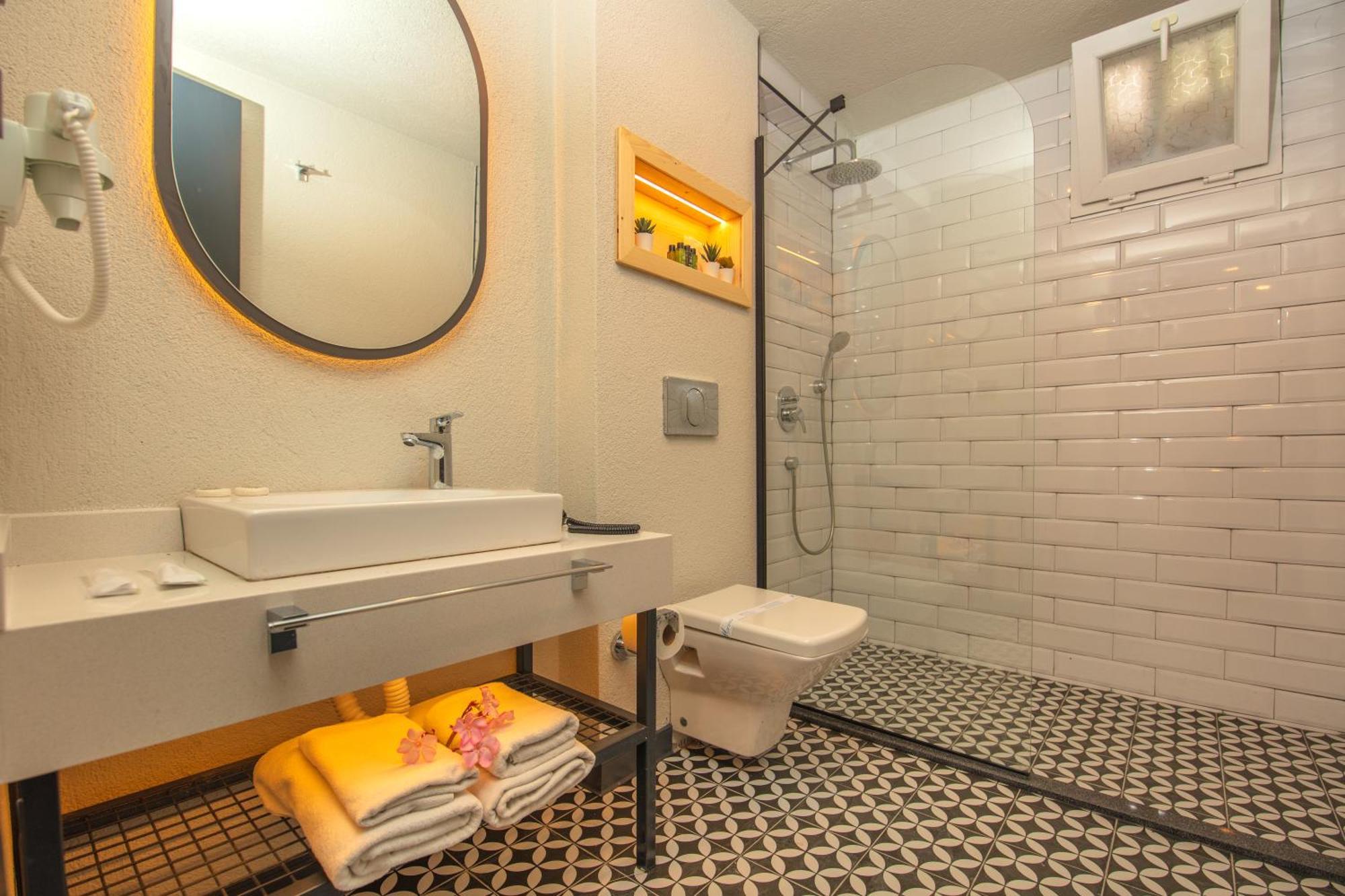 Superior Double or Twin Room with Mountain View