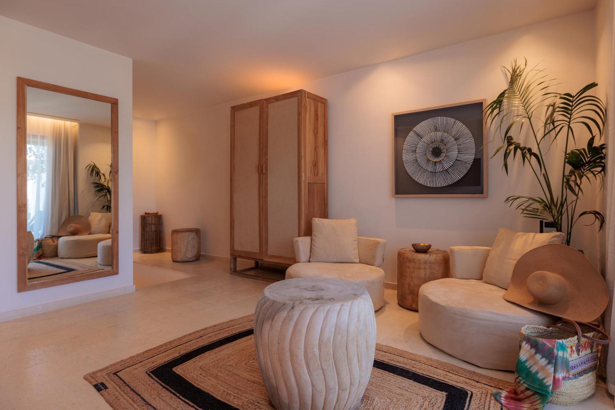 Superior Maisonette Plunge Pool