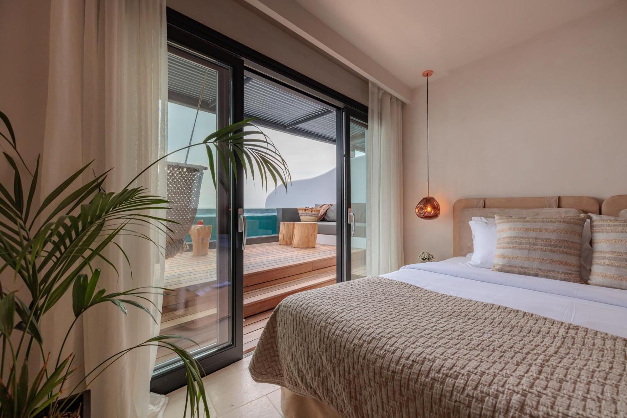 Superior Double Room Private Pool Sea View