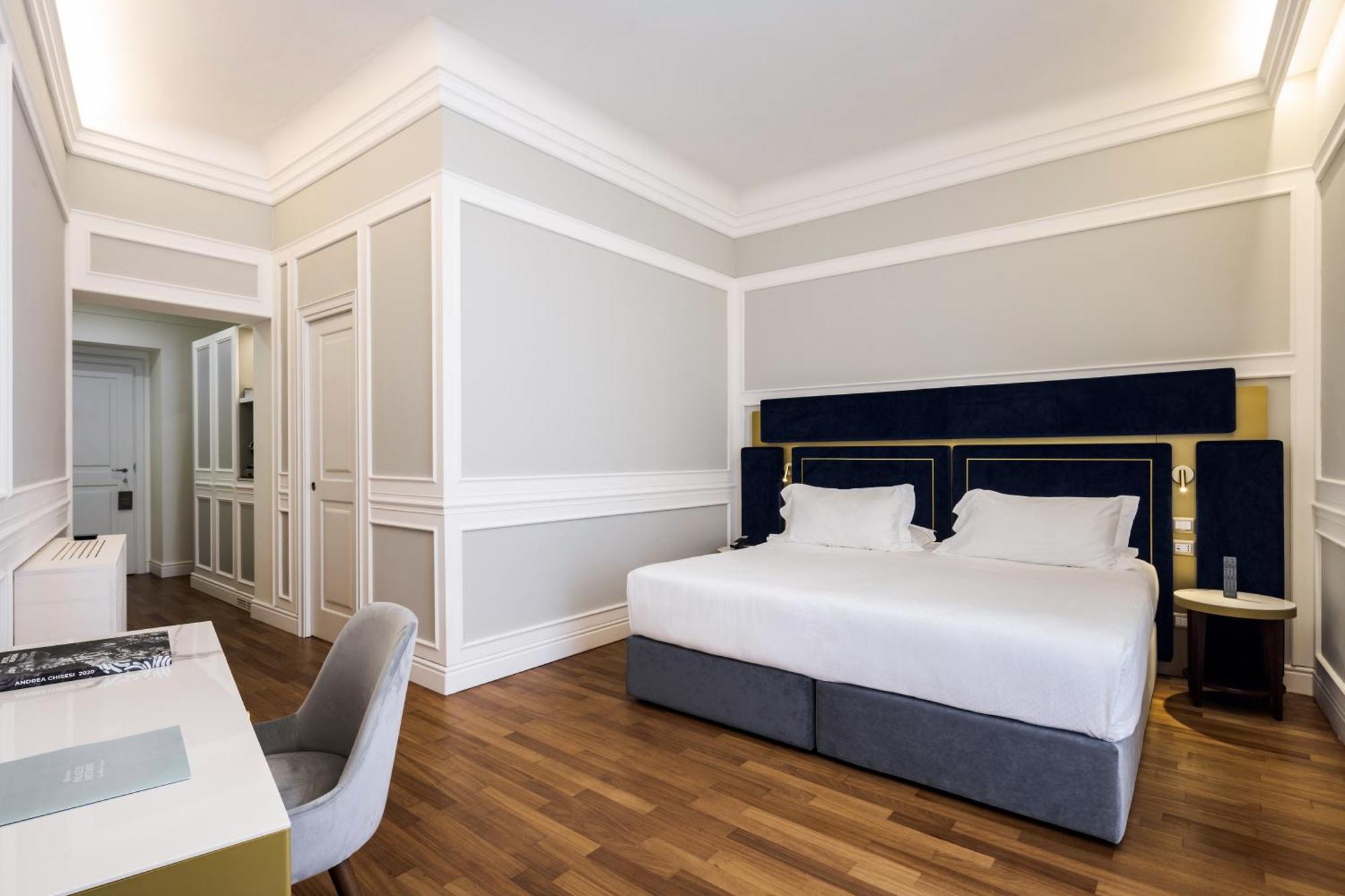 Deluxe Room,1597544705:JPEG