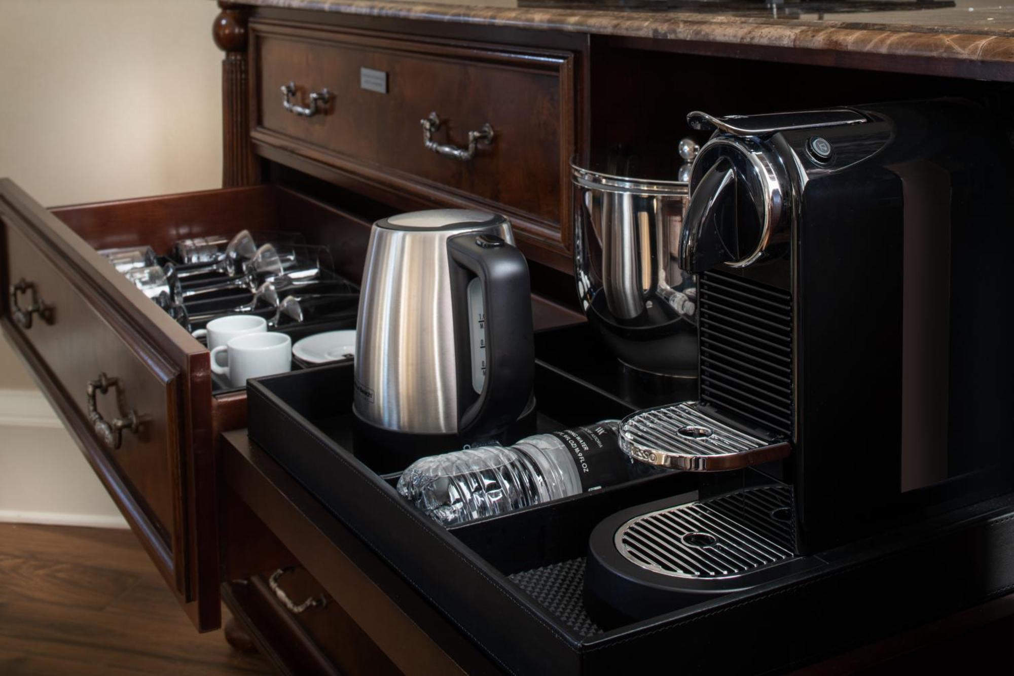 One-Bedroom King Suite,1603735157:JPEG