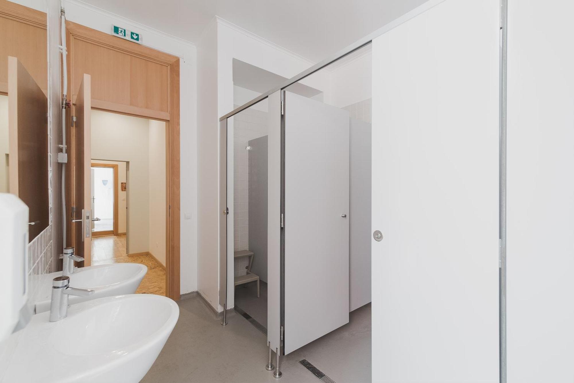 Single Bed in 10-Bed Dormitory Room