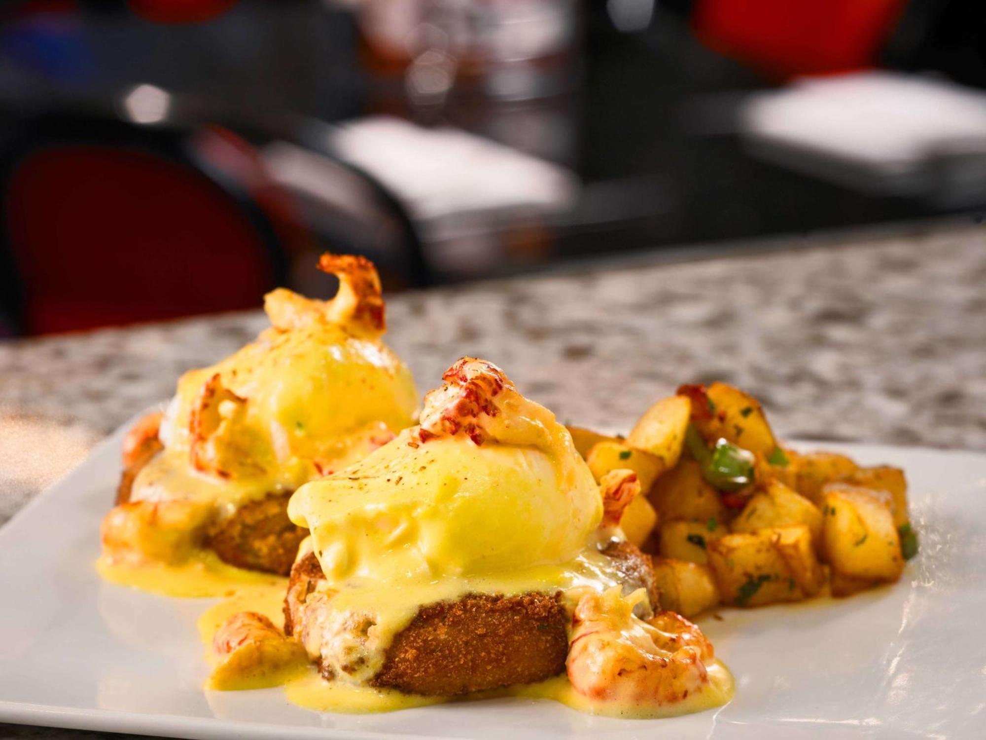 Executive Level Two Queens Breakfast Daily,1609311408:JPEG