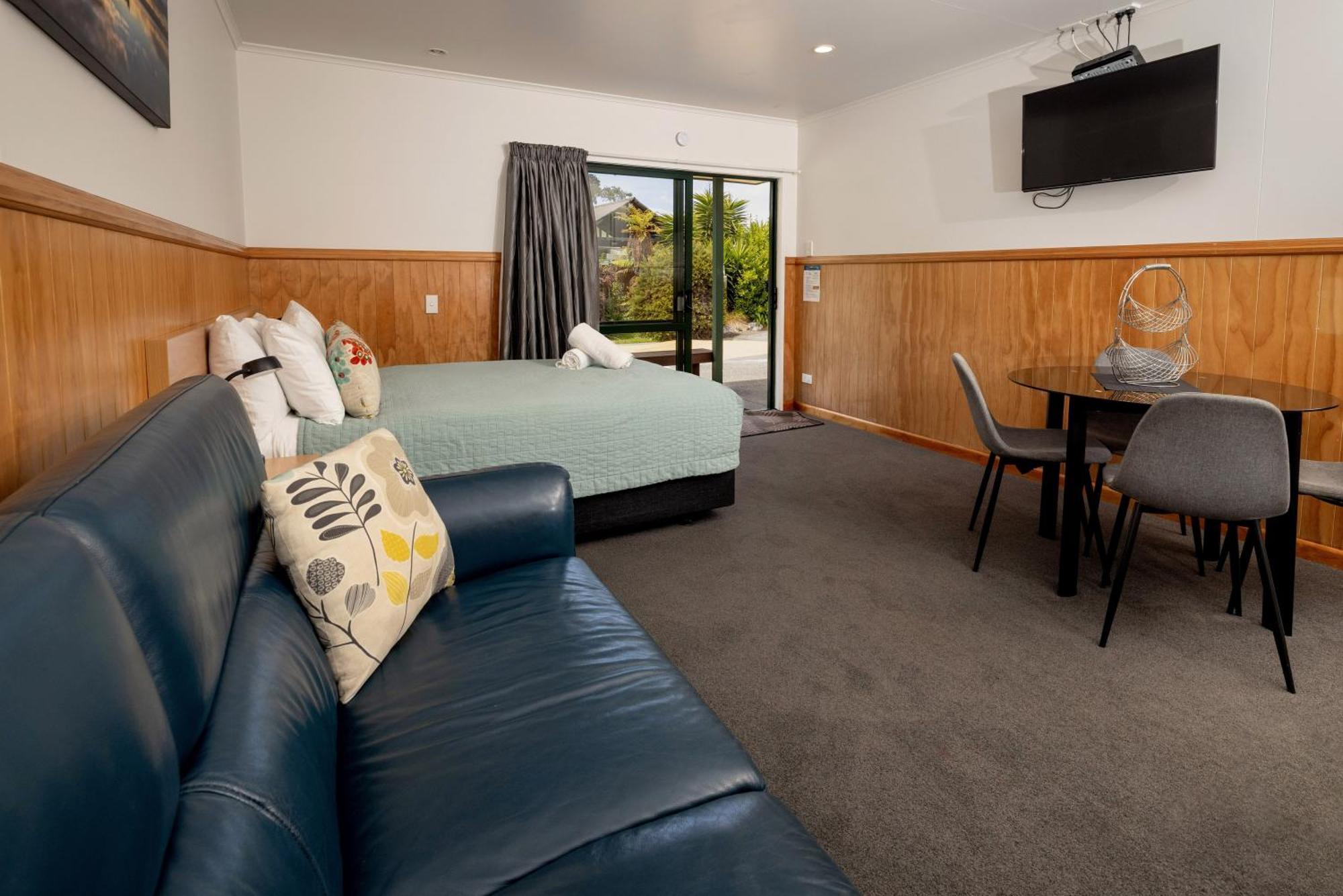 Standard One-Bedroom Apartment,1610232346:JPEG