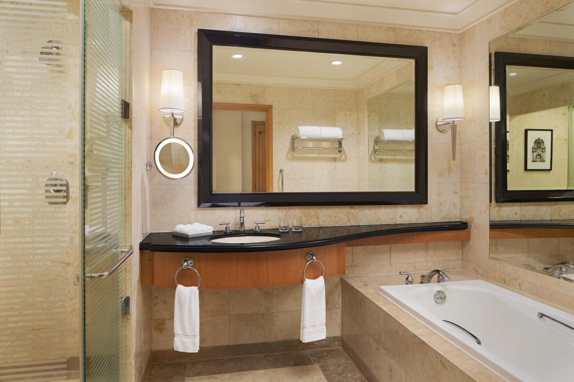 Executive Room Larger Guest room 2 Twin or Single Beds,1615380533:JPEG