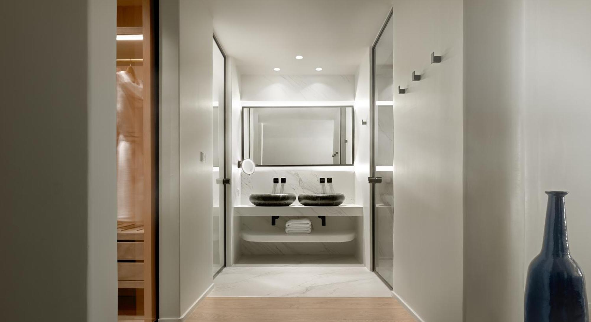 Junior Suite with Outdoor Hot Tub,1671874872:JPEG