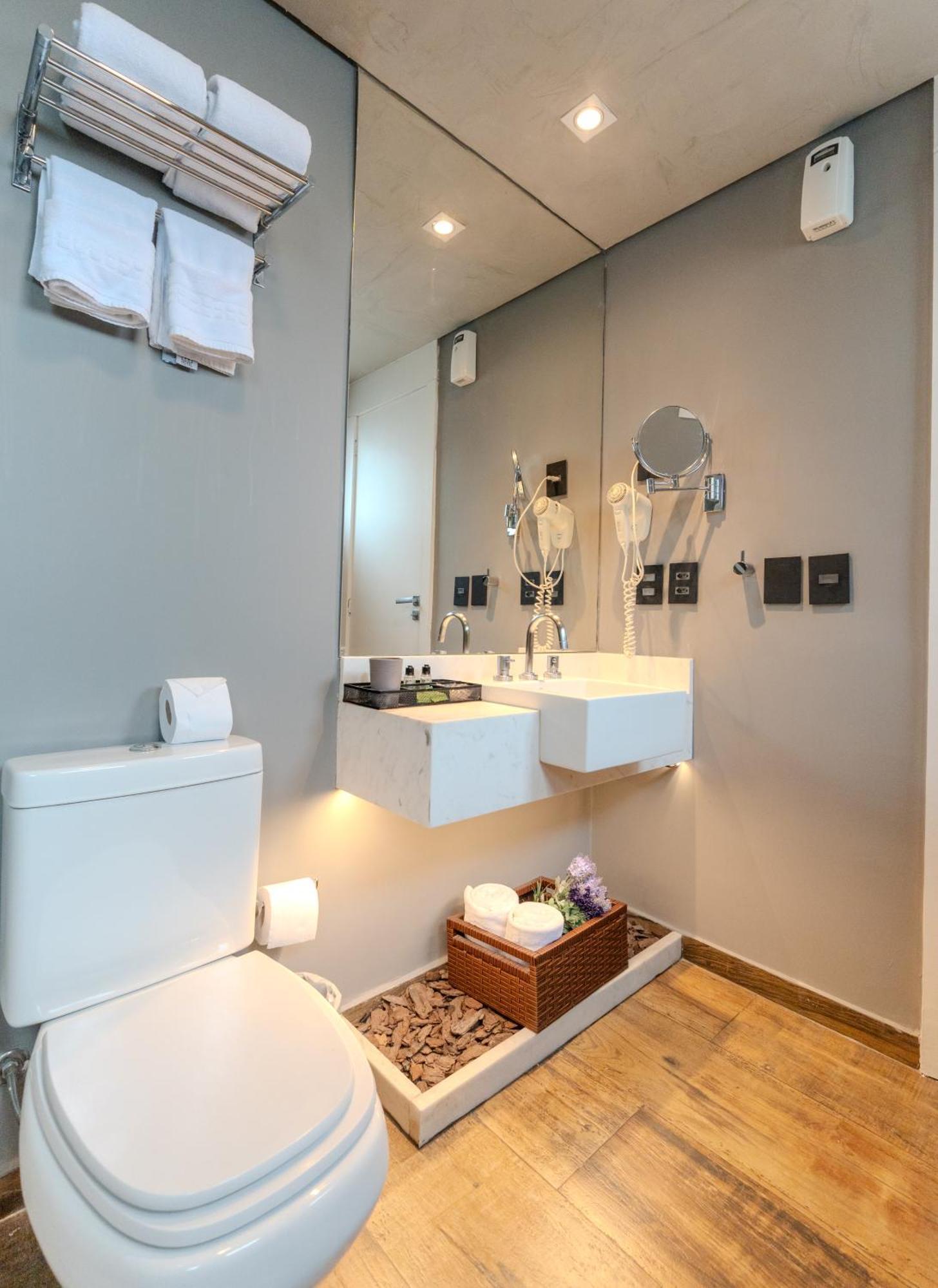 Suite with Bathtub,1620982344:JPEG