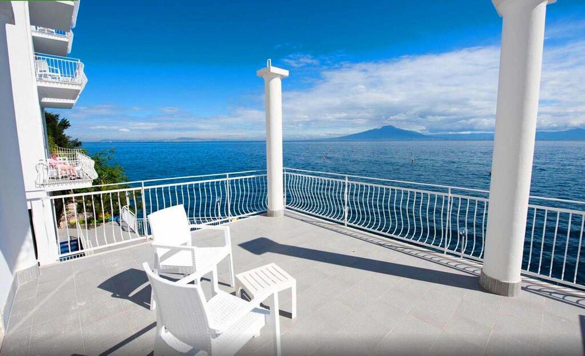Deluxe Double or Twin Room with Sea View
