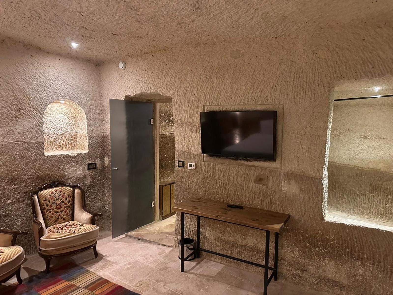 Underground Cave Room