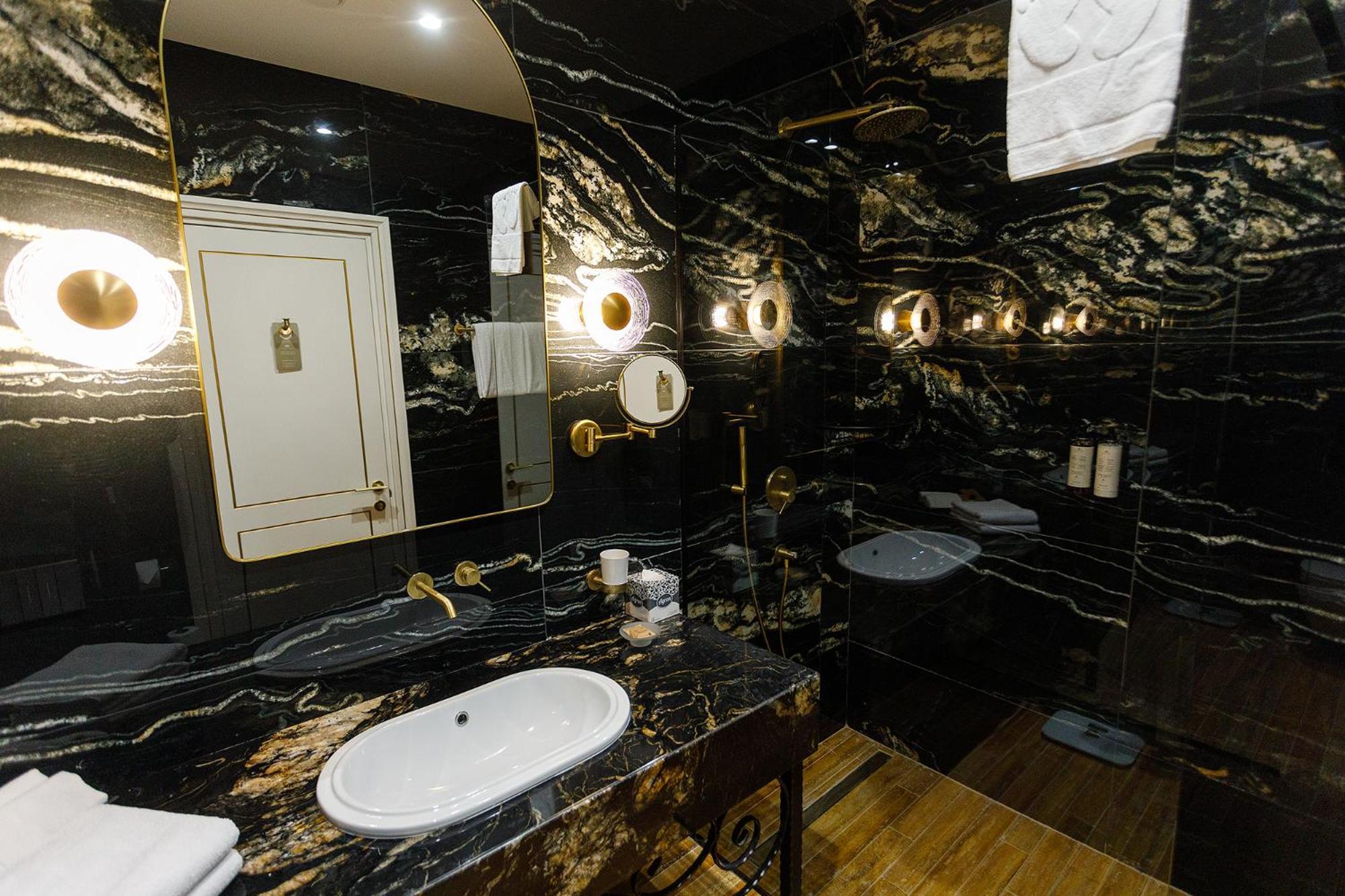 Suite,1629434333:JPEG