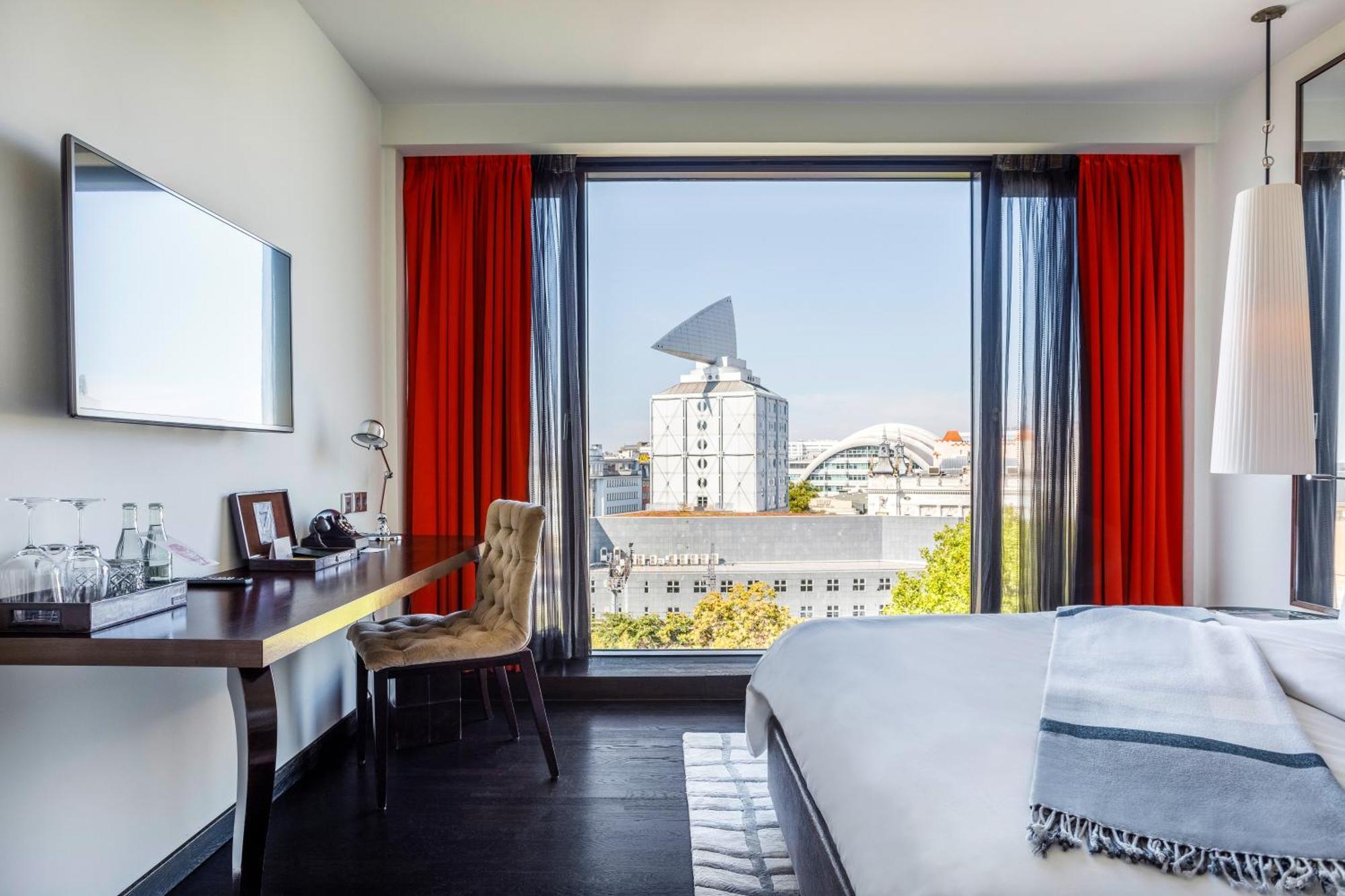 Panorama Room