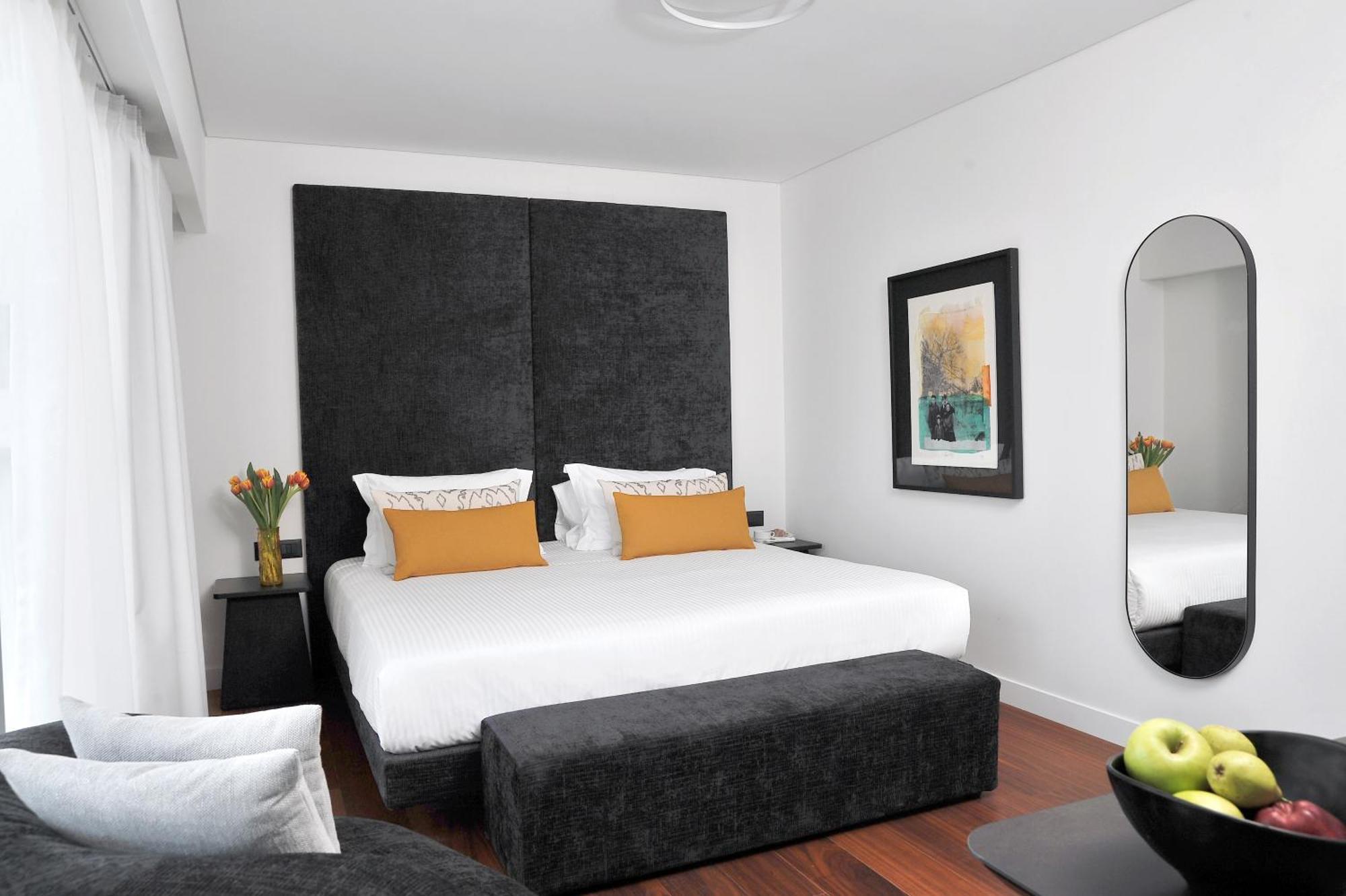 Deluxe Room,1630824876:JPEG