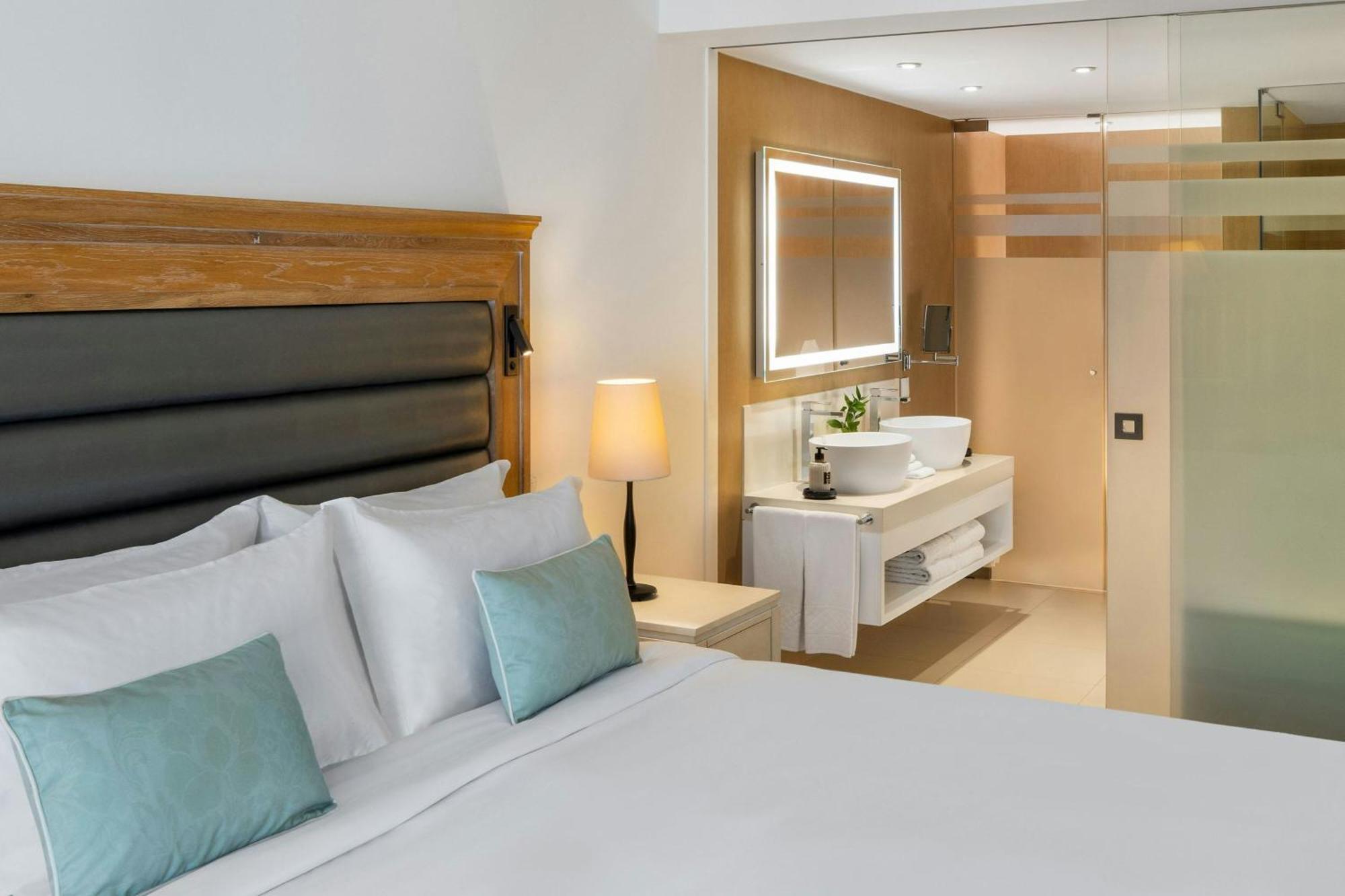 Junior Ocean Suite with Resort View