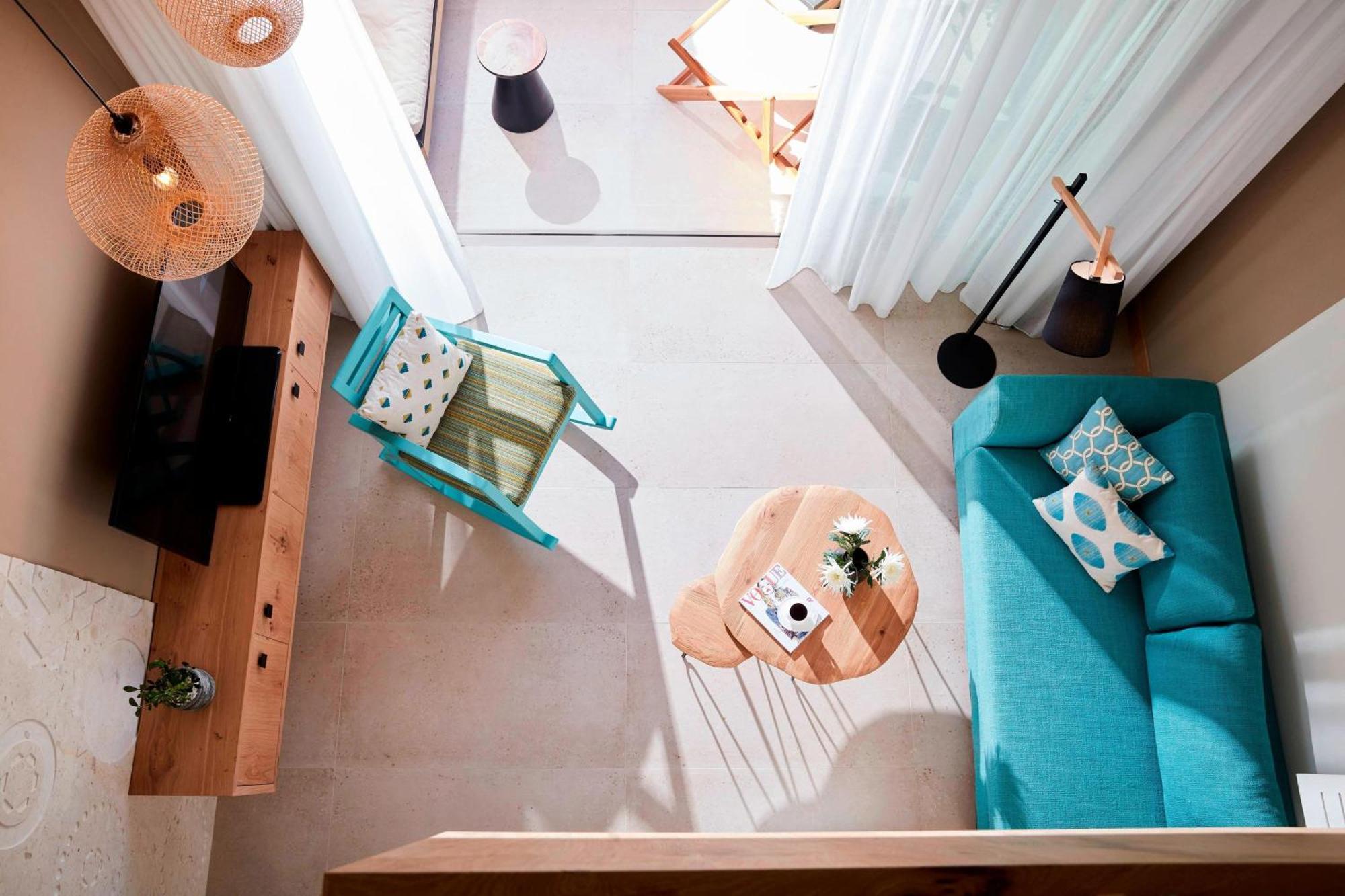 Wellness Loft met Bubbelbad en Uitzicht op het Zwembad