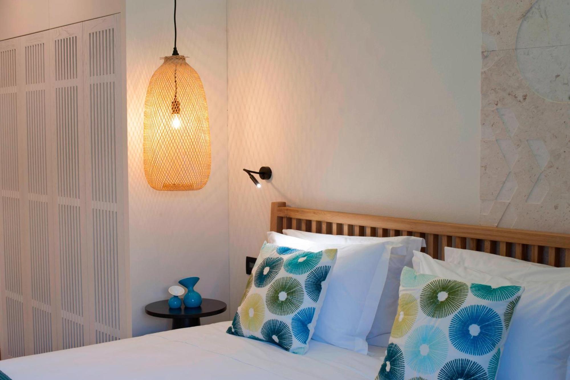 Upbeat Retreat Accommodatie met Dompelbad en Uitzicht op het Zwembad