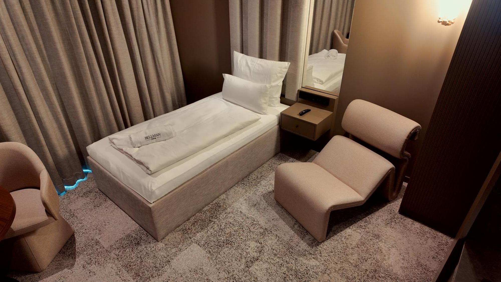 Single Room,1643322827:JPEG