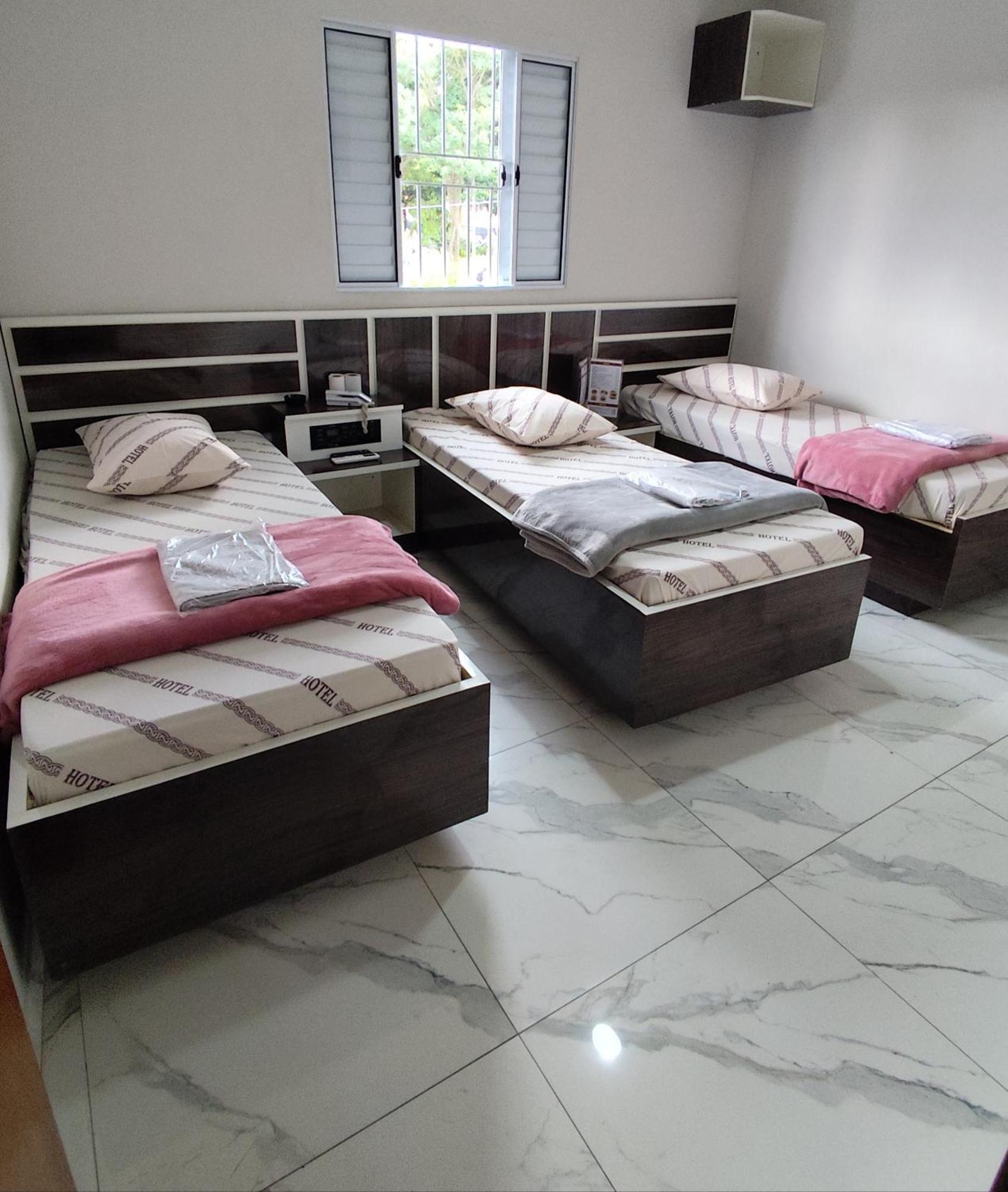 Quarto Triplo Básico