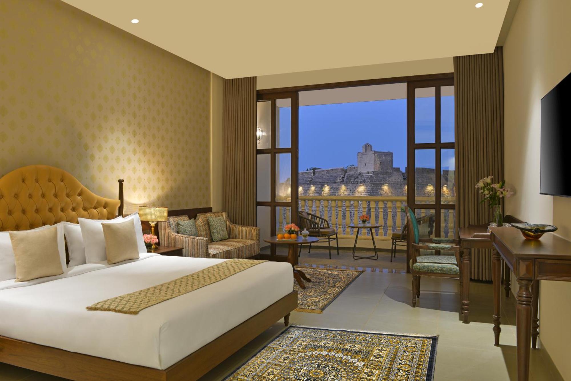 Deluxe King Room