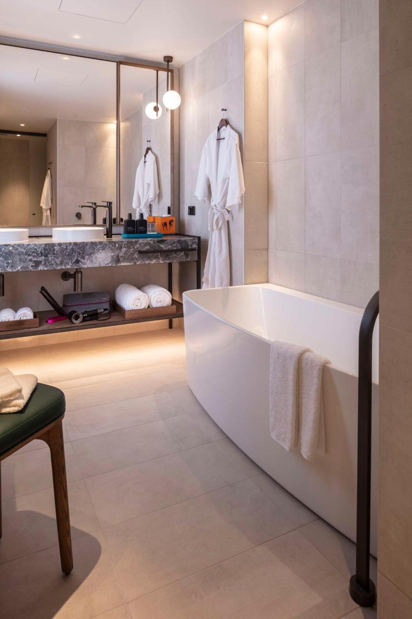 Two-Bedroom Executive Club King Suite