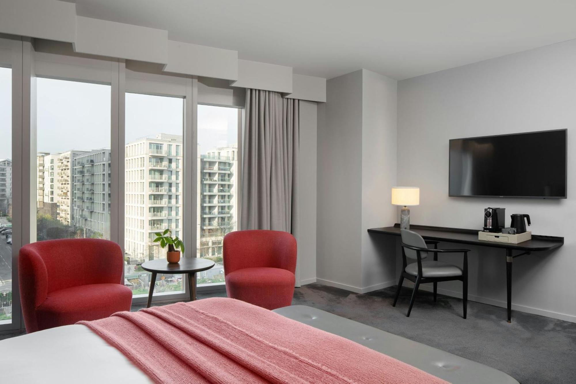 Queen Room - Fully Accessible