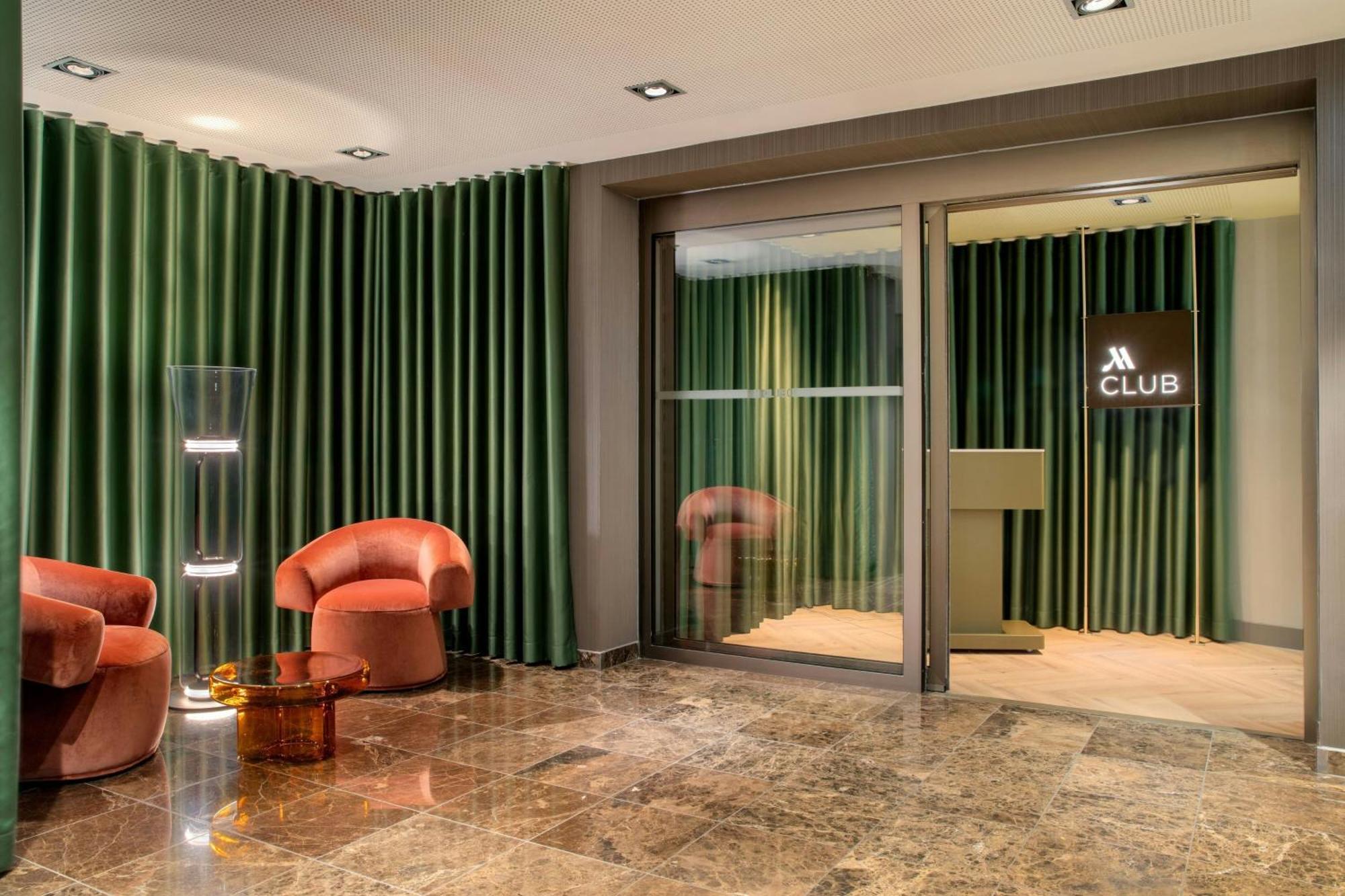 Executive Room M Club Lounge Access