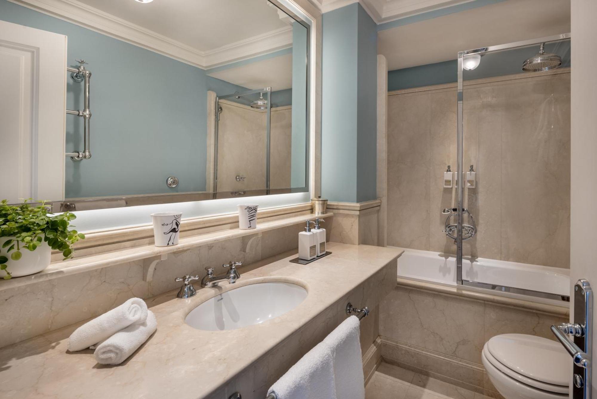 Deluxe Double or Twin Room River View