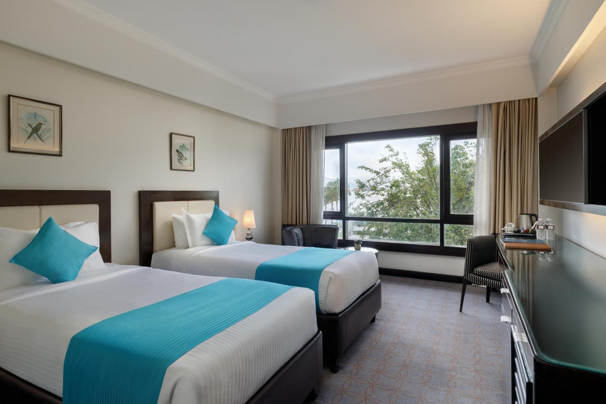 Deluxe King Or Twin Room Bathtub