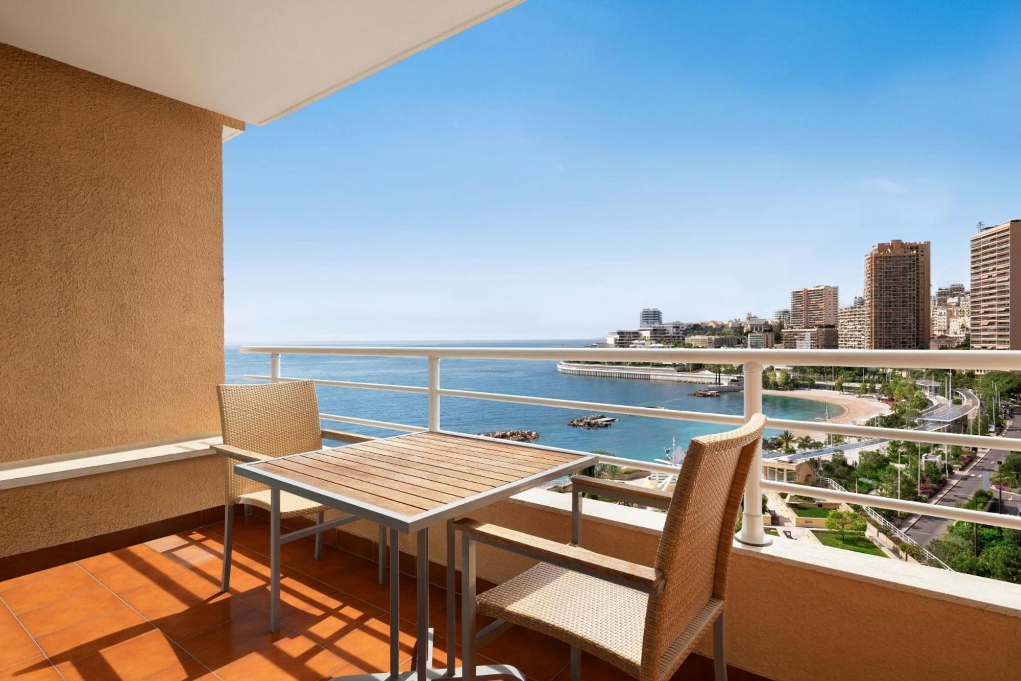 Deluxe, Guest room, 1 King, Partial sea view, Balcony