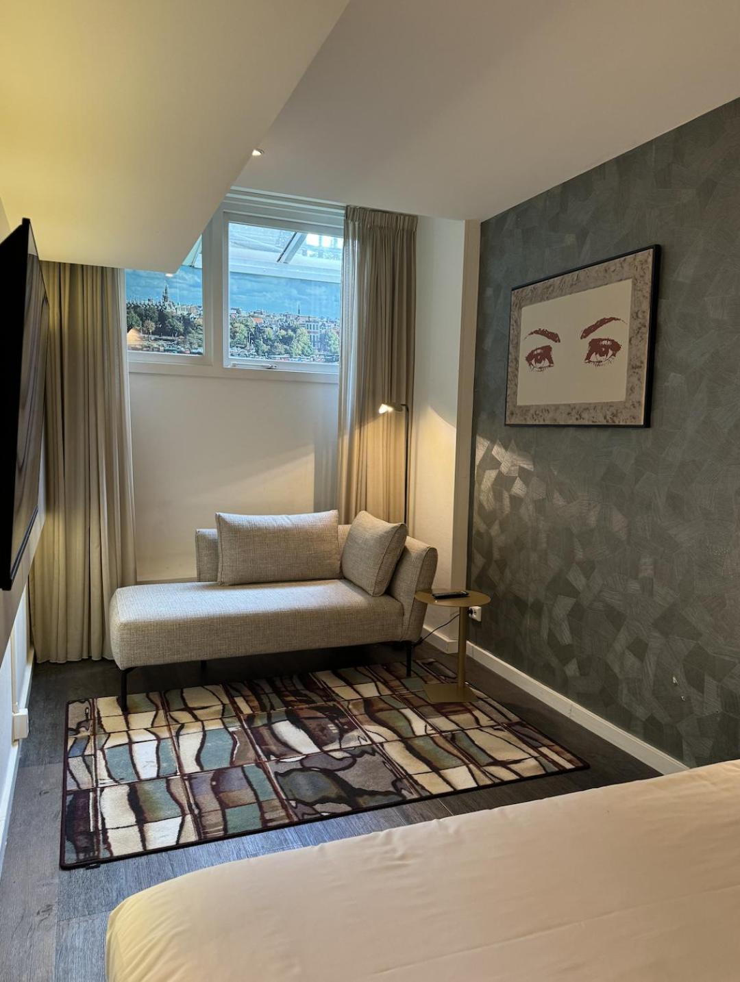 Deluxe Twin Room Souterrain Basement