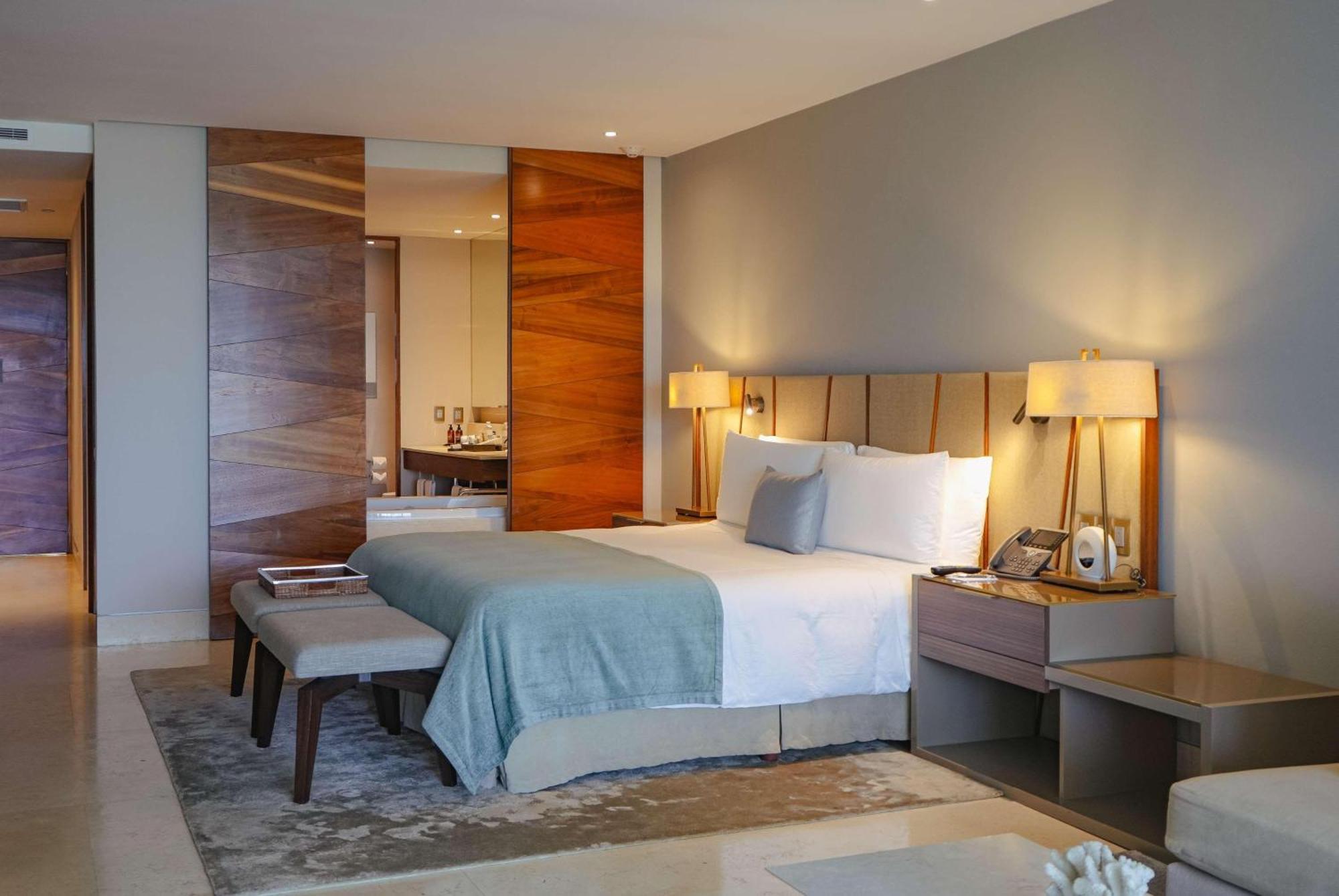 Ambassador Suite Ocean View