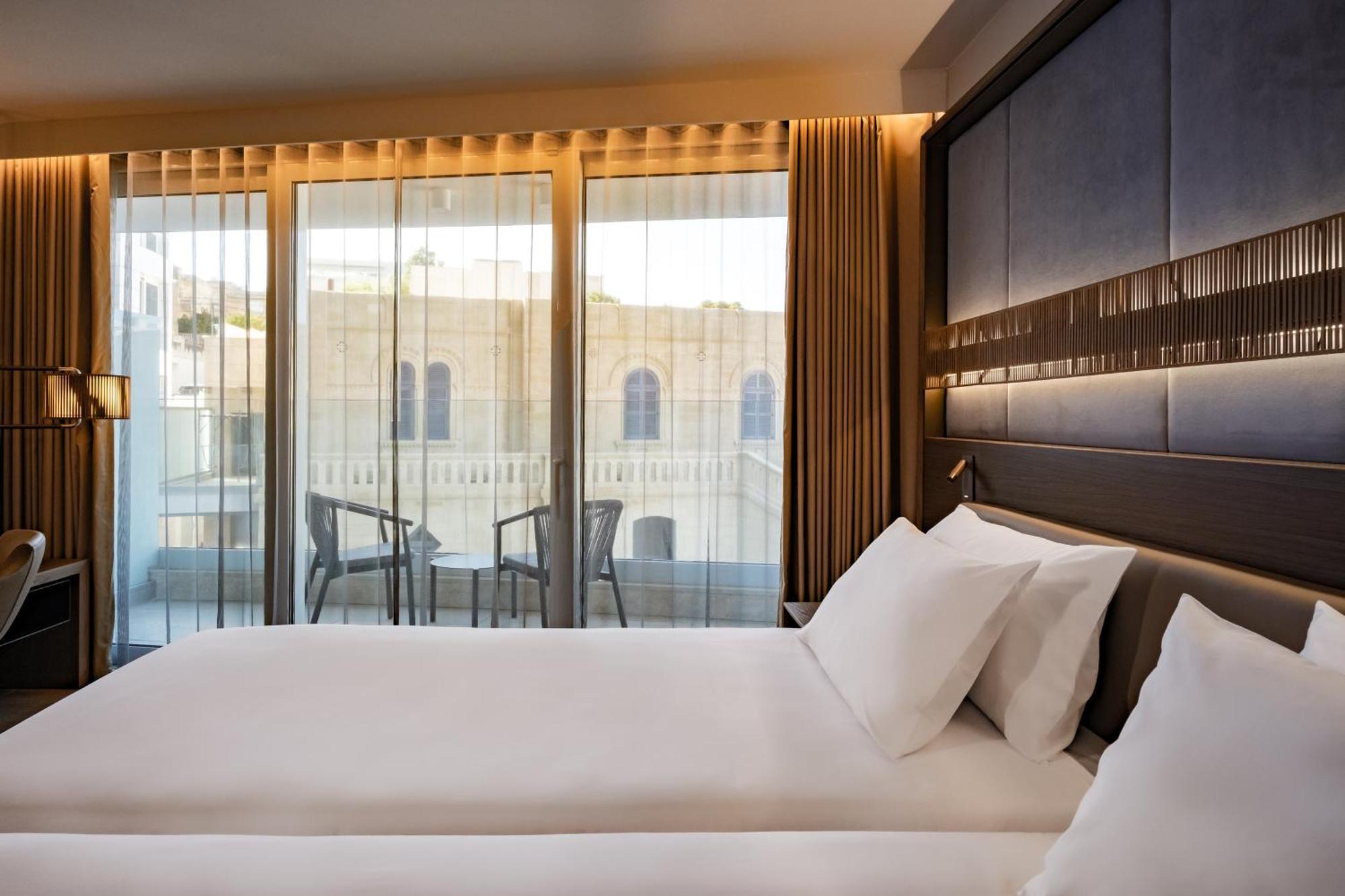 Twin Room with Balcony and Pjazza Room