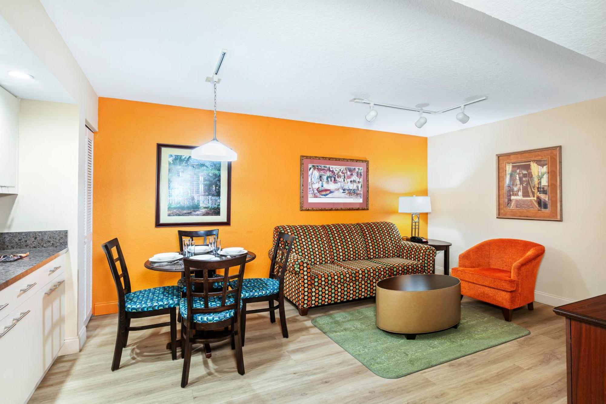 Superior One-Bedroom Queen Suite